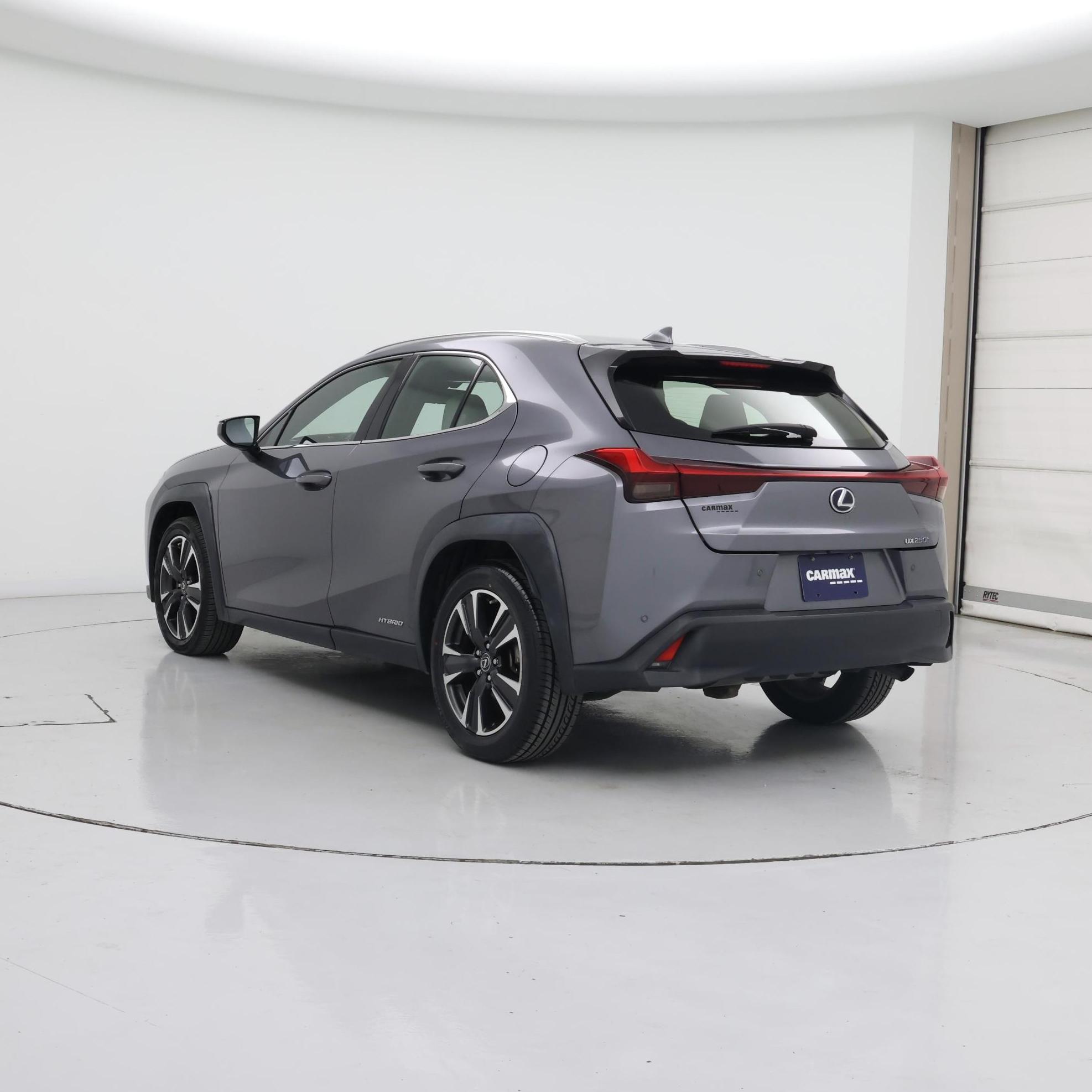 Thumbnail: 2020 Lexus UX - 2