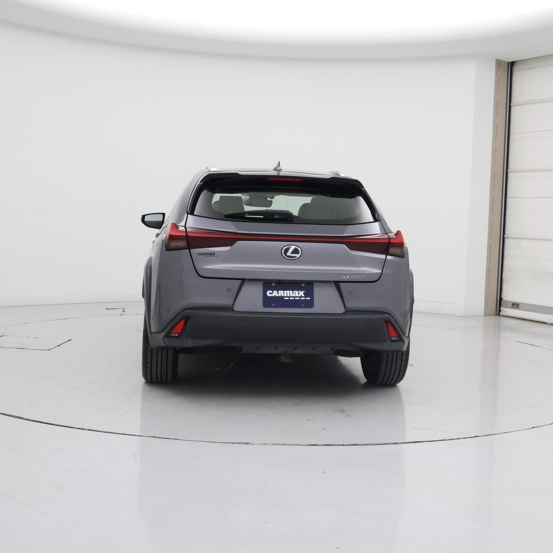 Thumbnail: 2020 Lexus UX - 6