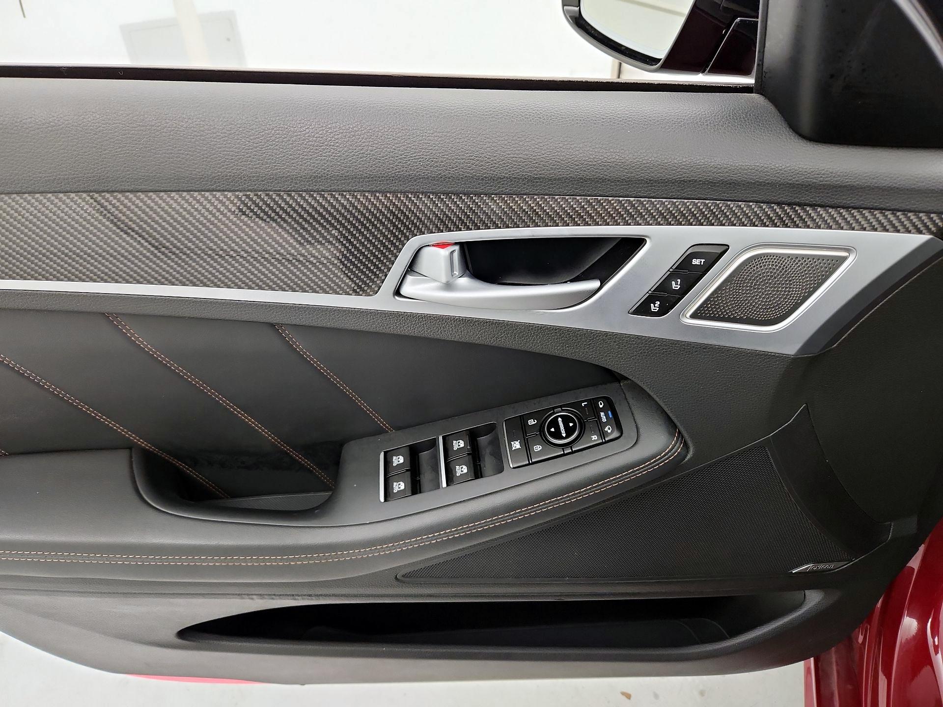 Thumbnail: 2018 Genesis G80 - 12