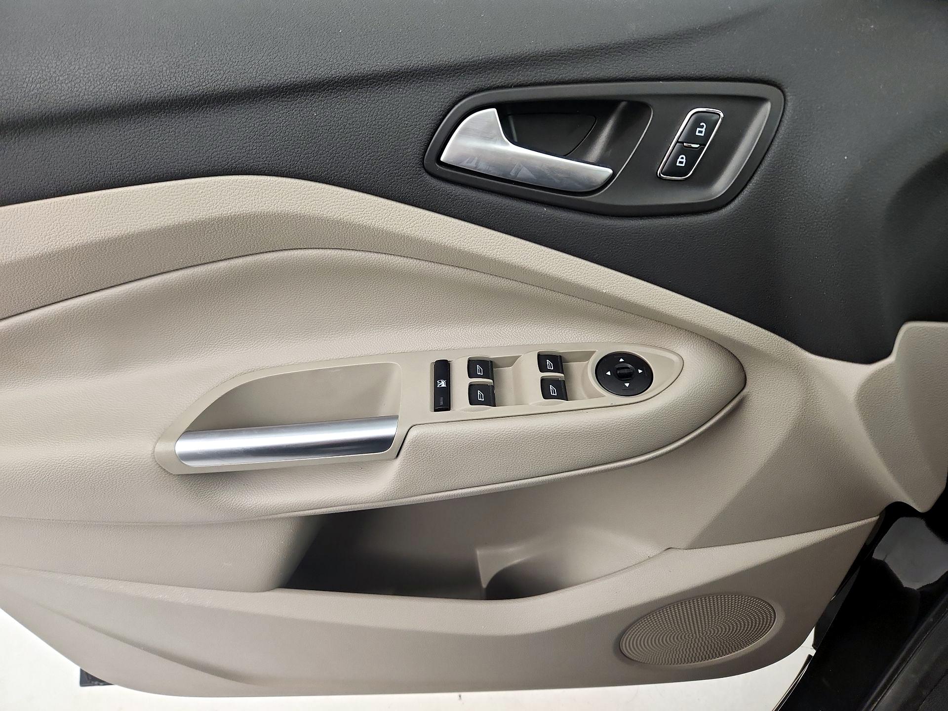 Thumbnail: 2016 Ford Escape - 12