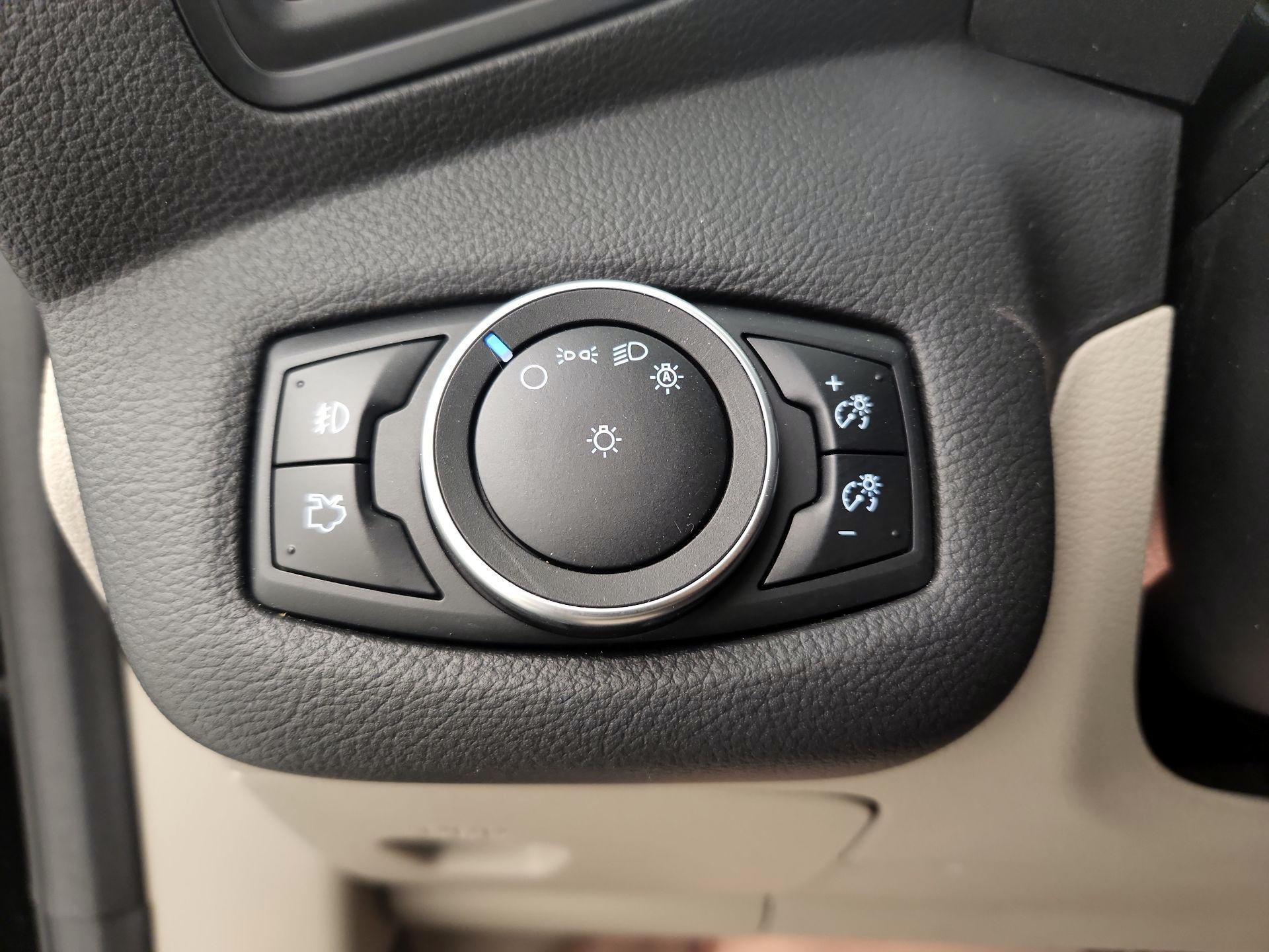 Thumbnail: 2016 Ford Escape - 13