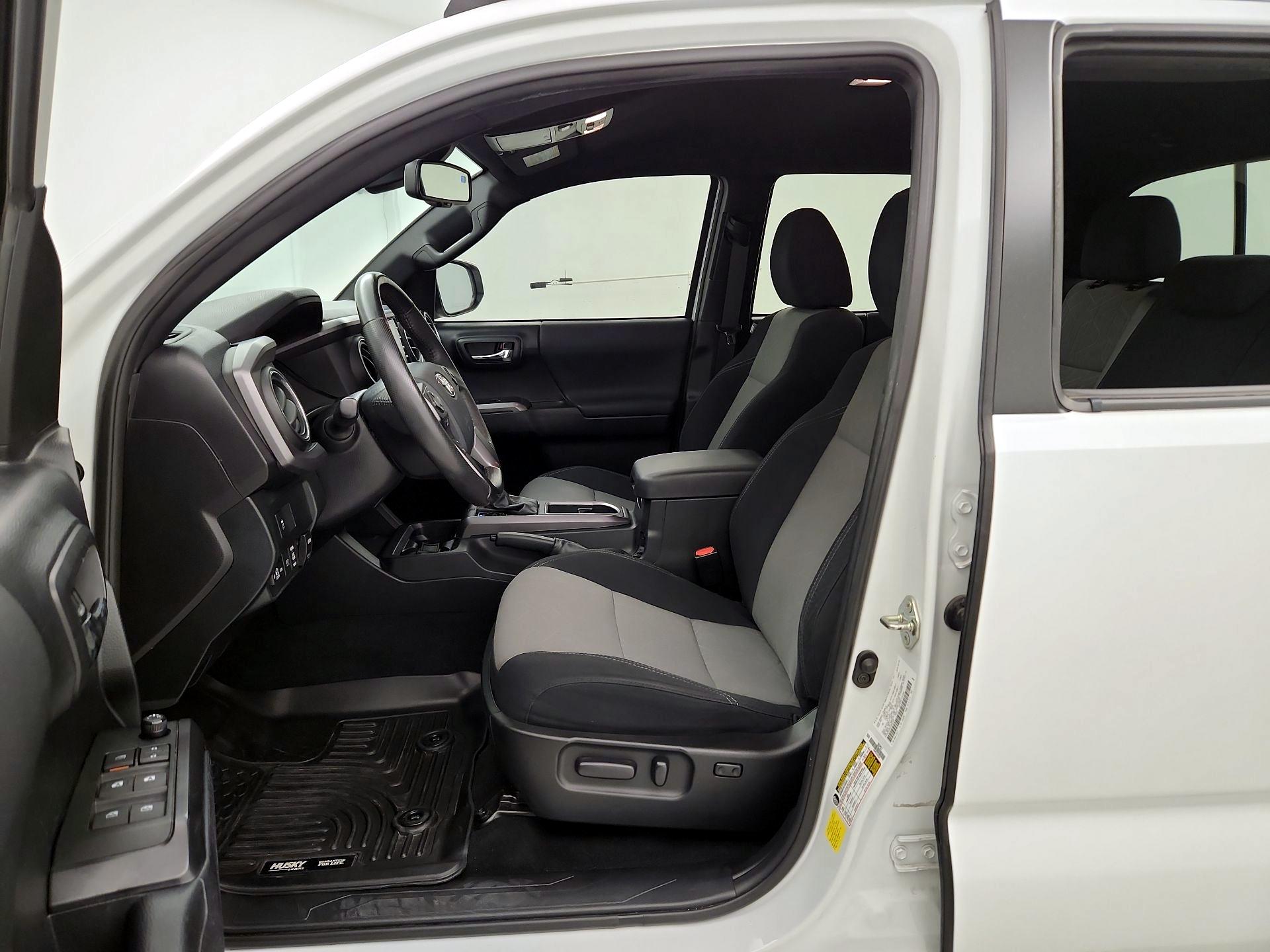 Thumbnail: 2020 Toyota Tacoma - 11