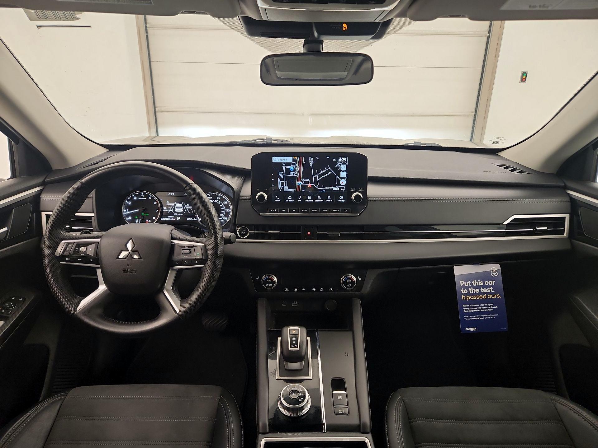 Thumbnail: 2023 Mitsubishi Outlander - 9