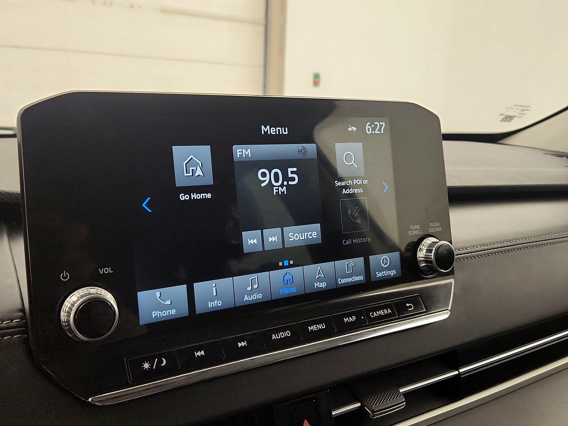 Thumbnail: 2023 Mitsubishi Outlander - 16