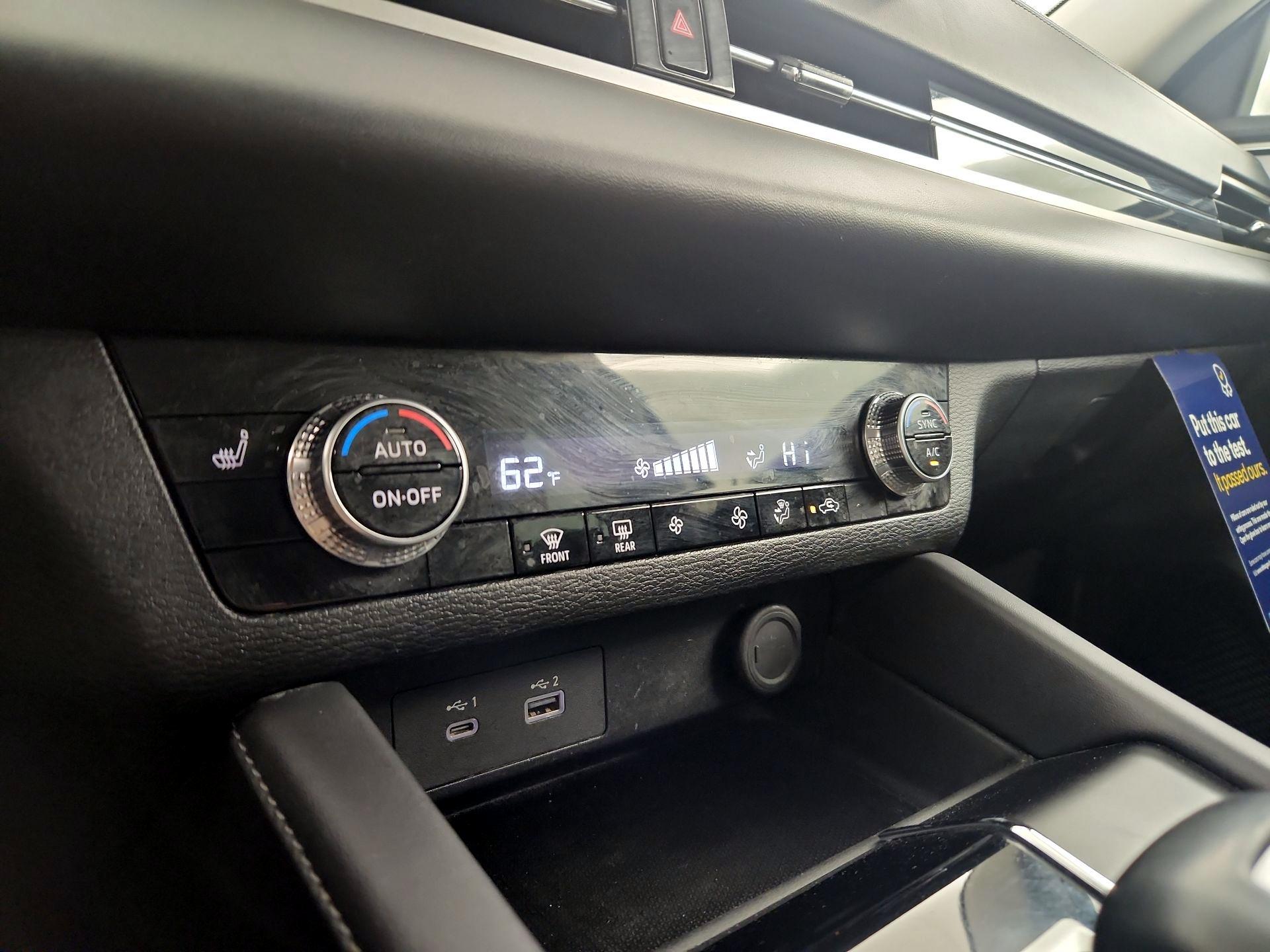 Thumbnail: 2023 Mitsubishi Outlander - 17