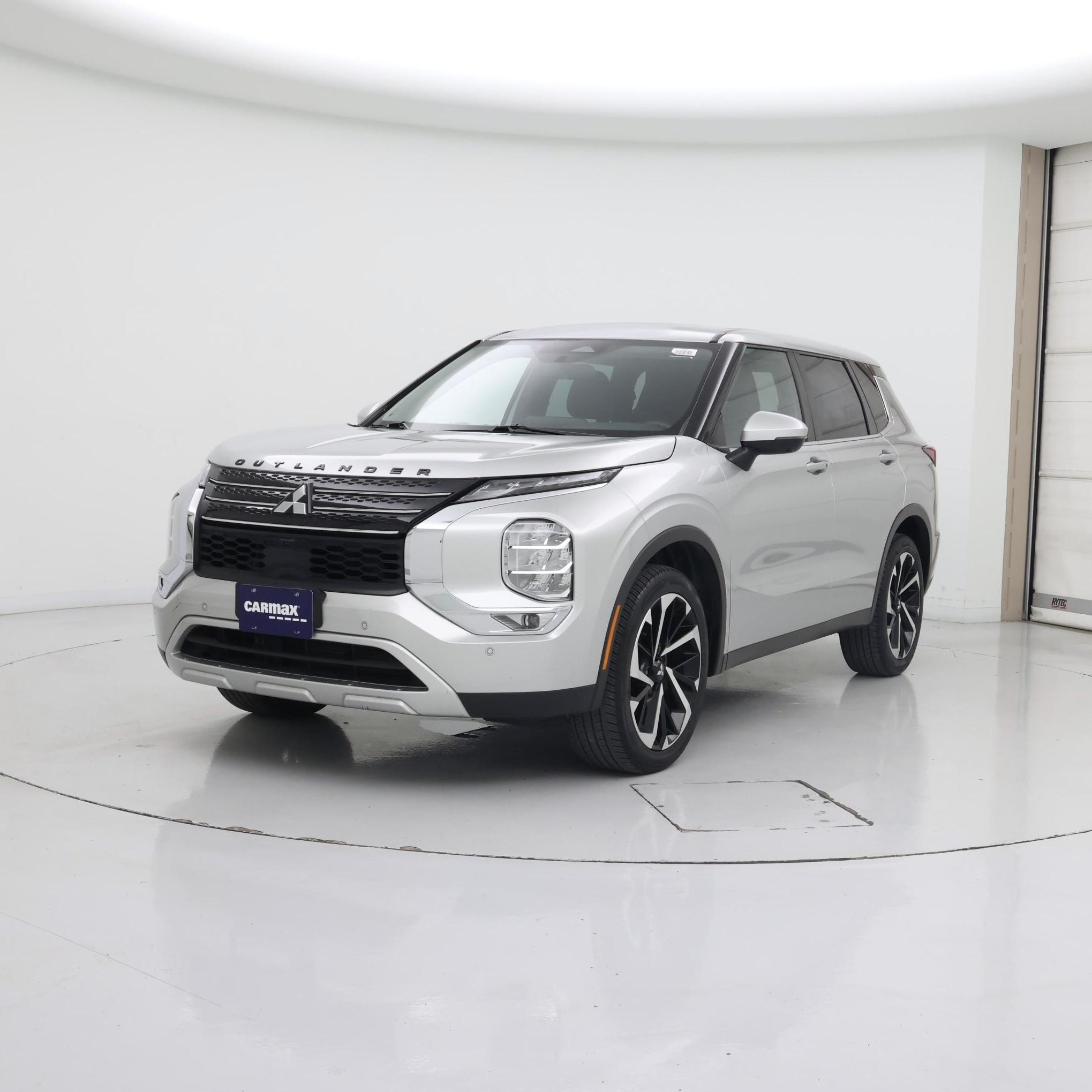 Thumbnail: 2023 Mitsubishi Outlander - 4