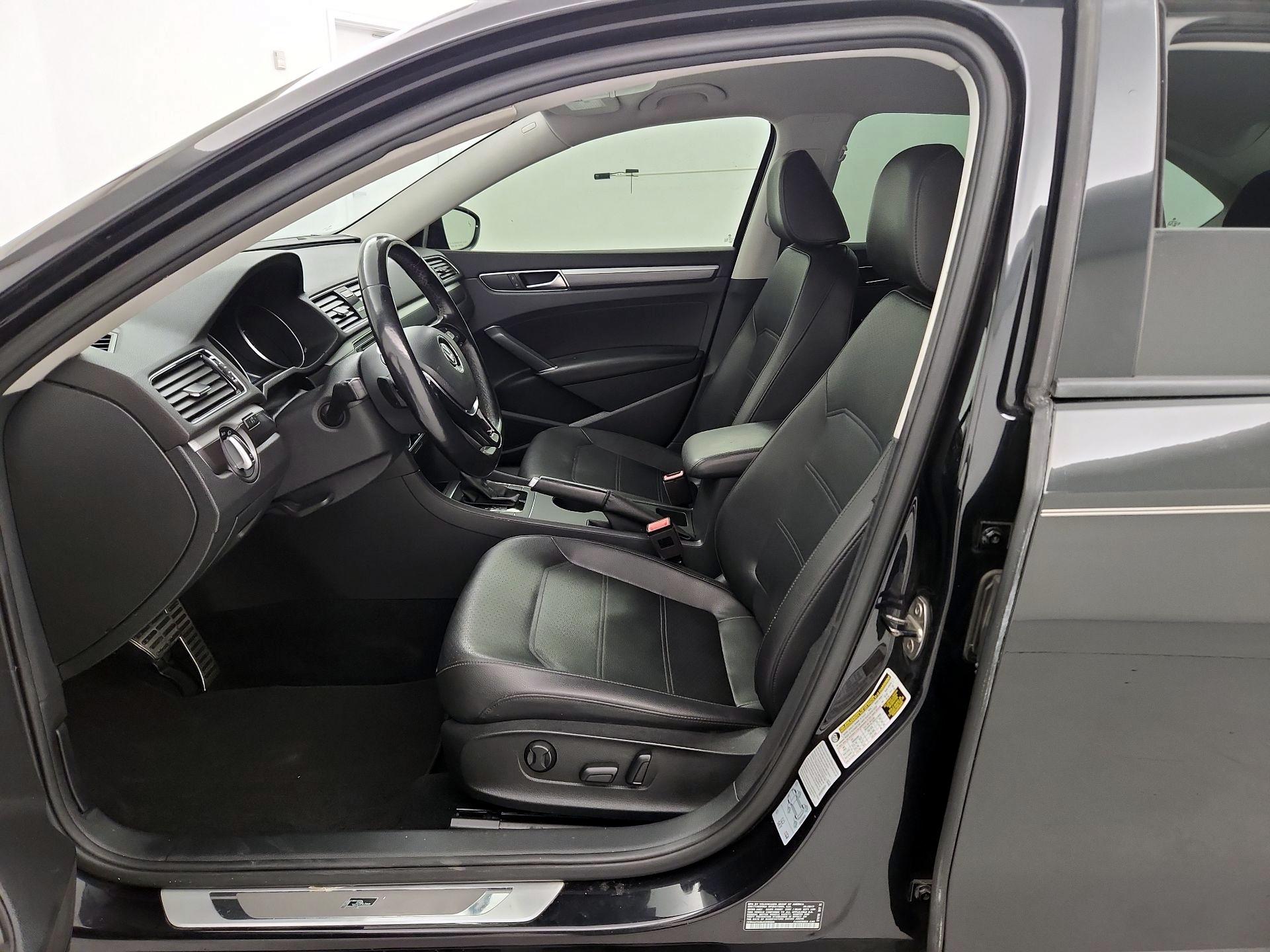 Thumbnail: 2018 Volkswagen Passat - 11