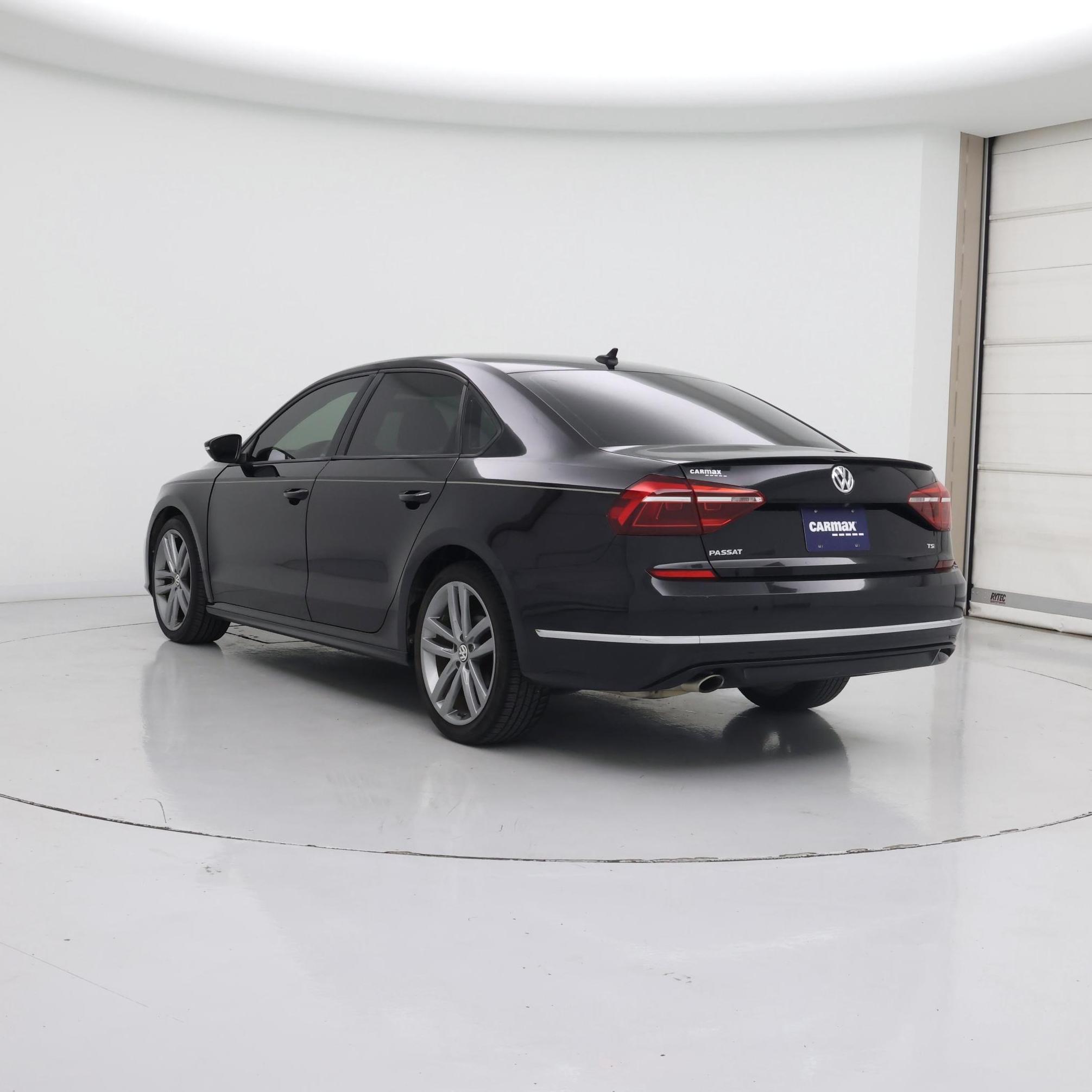 Thumbnail: 2018 Volkswagen Passat - 2