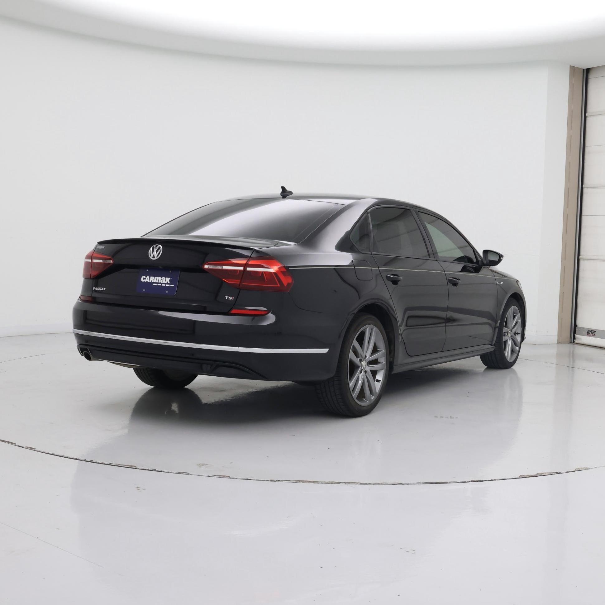 Thumbnail: 2018 Volkswagen Passat - 8