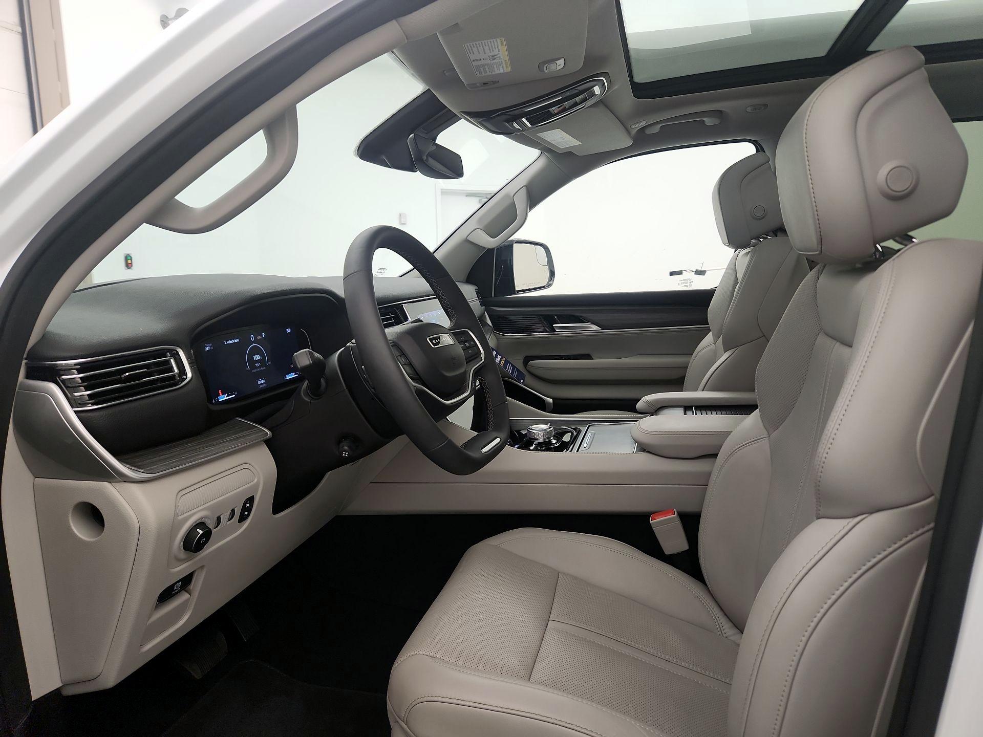 Thumbnail: 2024 Jeep Wagoneer - 11