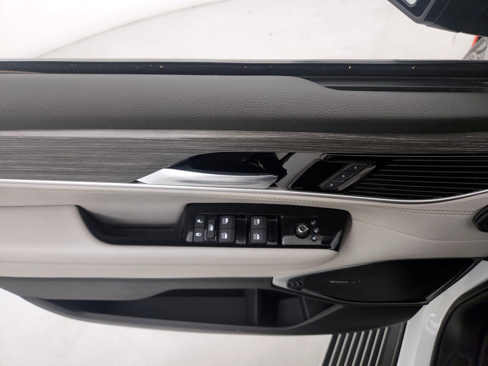 Thumbnail: 2024 Jeep Wagoneer - 12