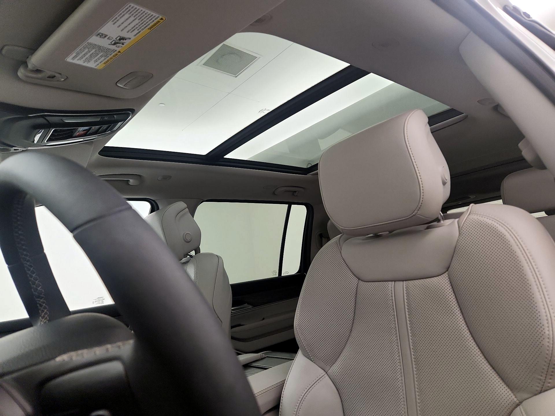 Thumbnail: 2024 Jeep Wagoneer - 20