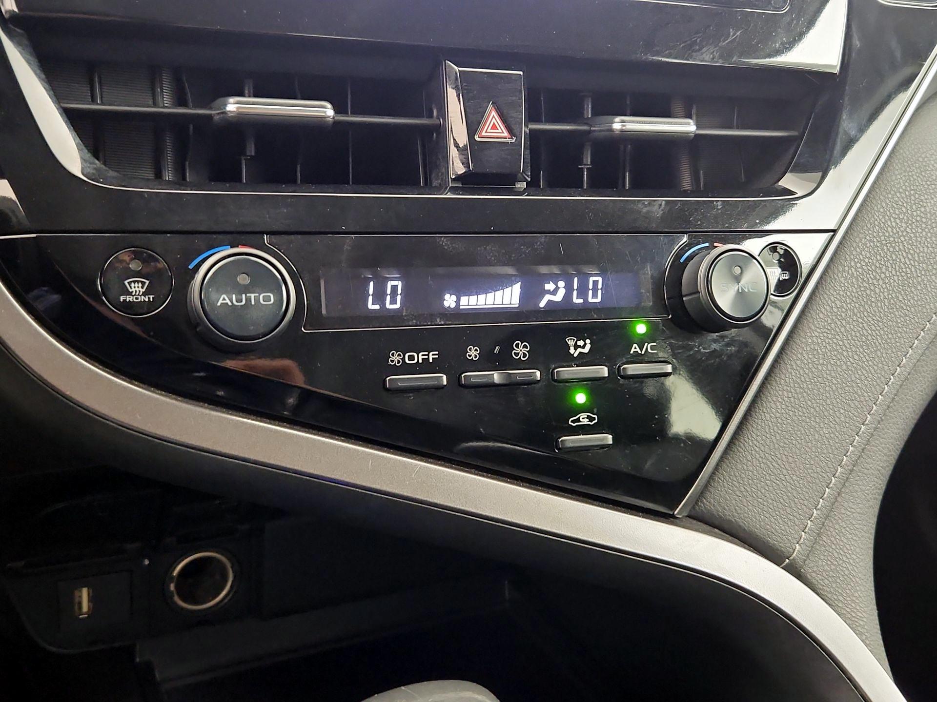 Thumbnail: 2022 Toyota Camry - 16