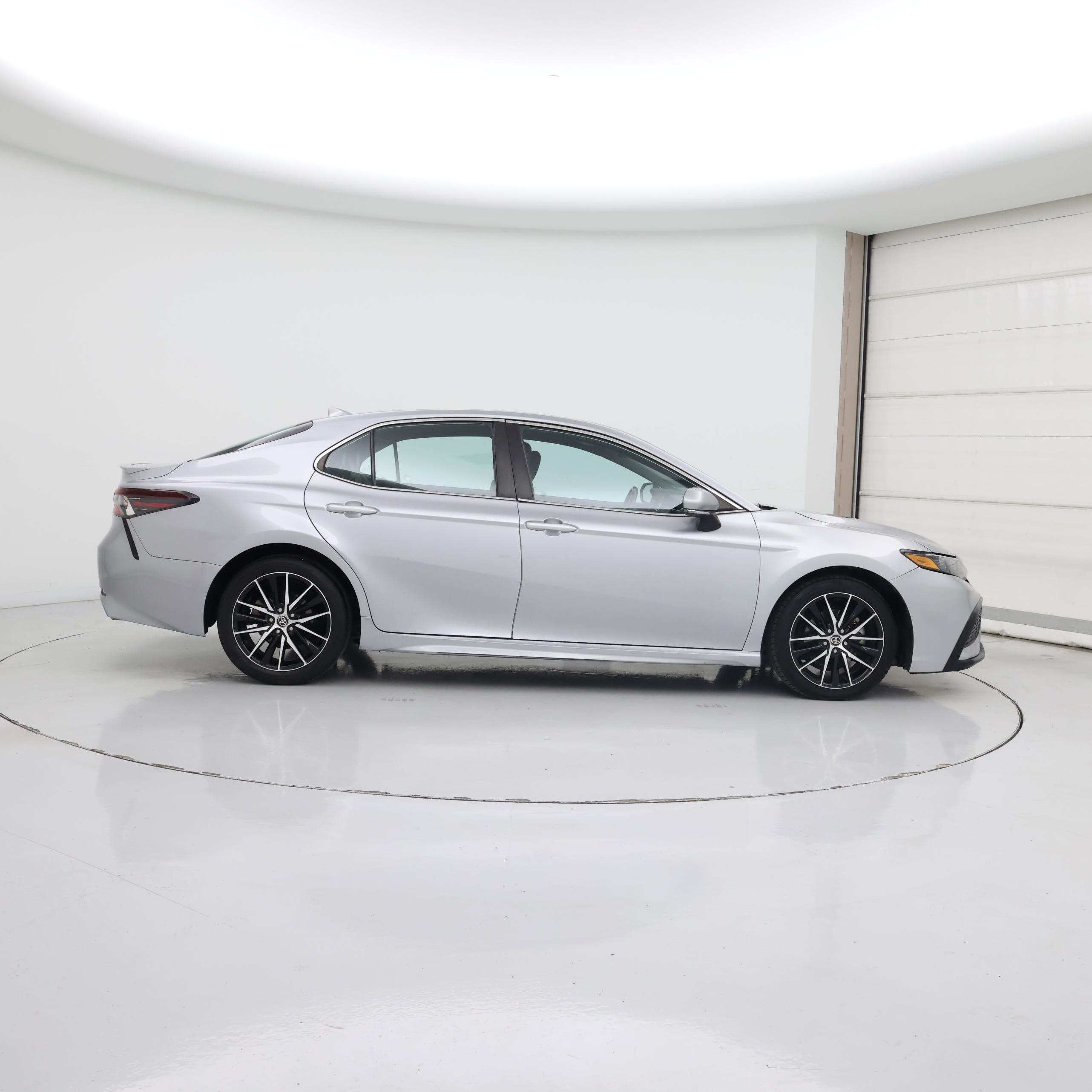 Thumbnail: 2022 Toyota Camry - 7