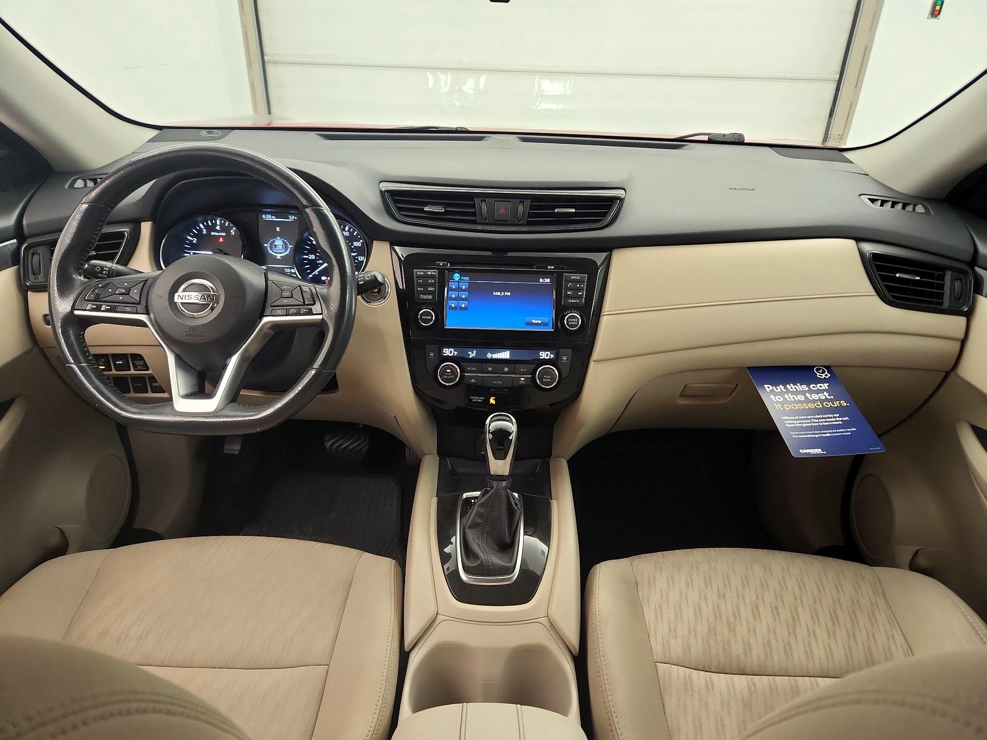 Thumbnail: 2017 Nissan Rogue - 9