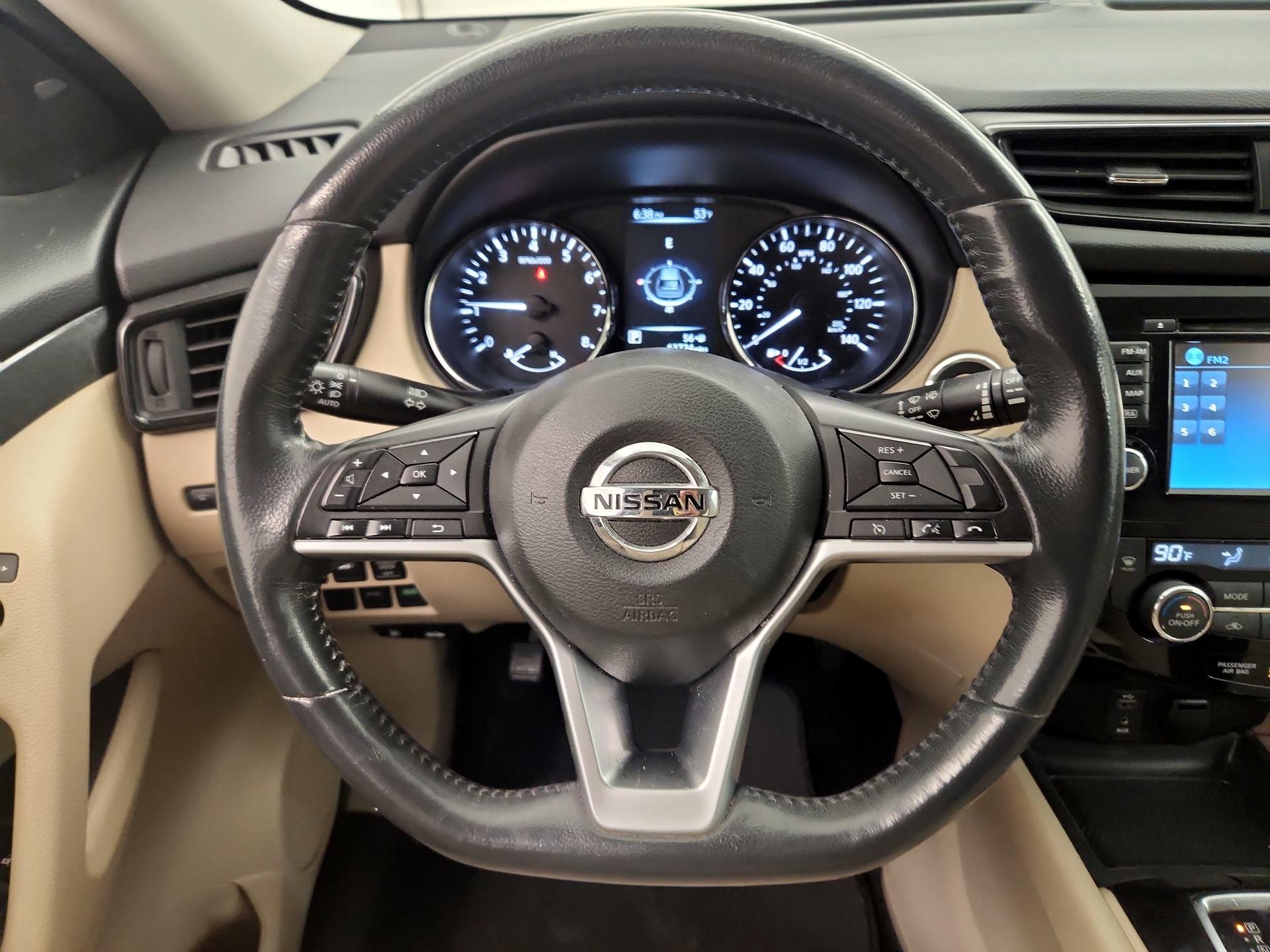 Thumbnail: 2017 Nissan Rogue - 10