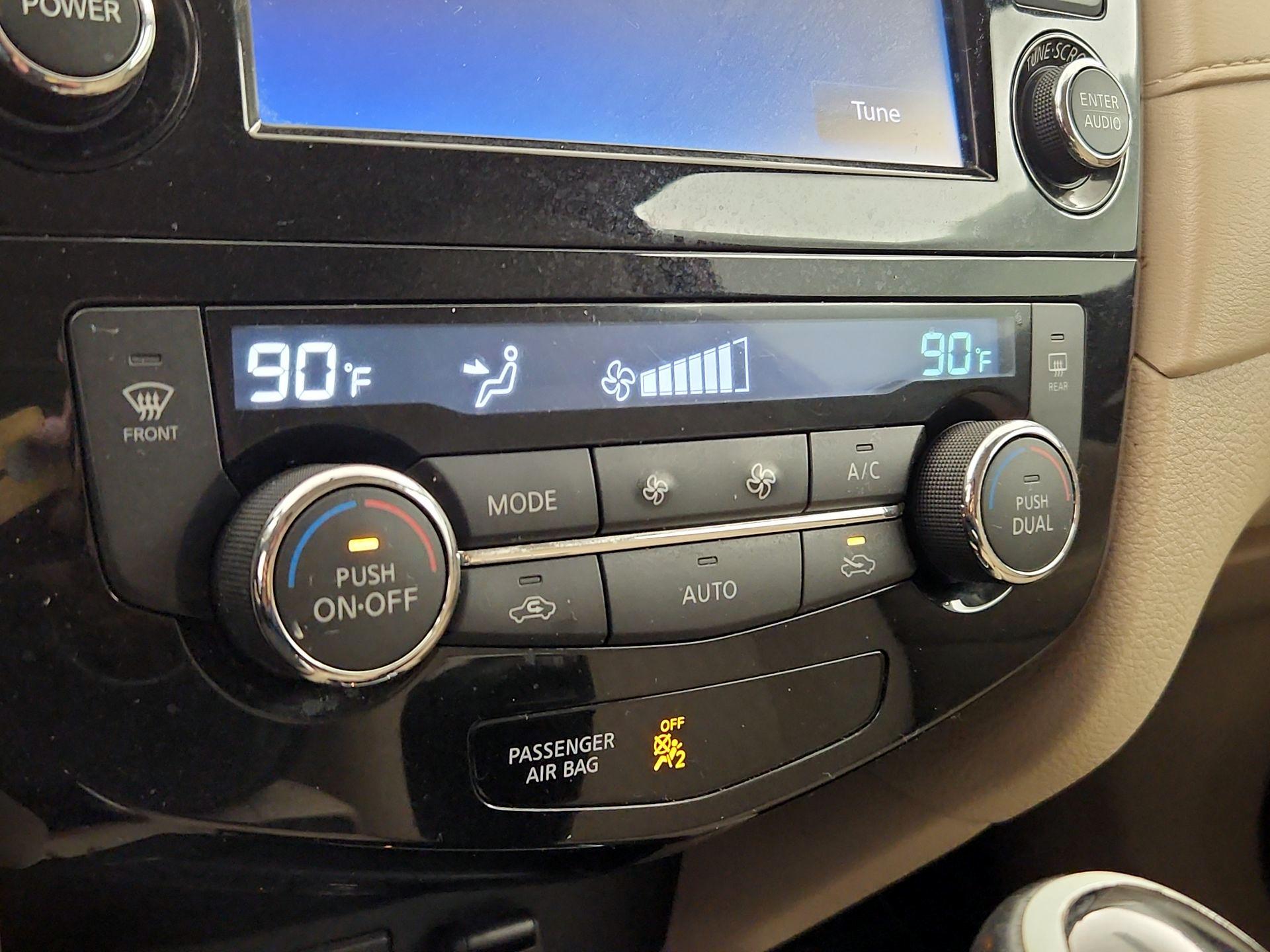 Thumbnail: 2017 Nissan Rogue - 16