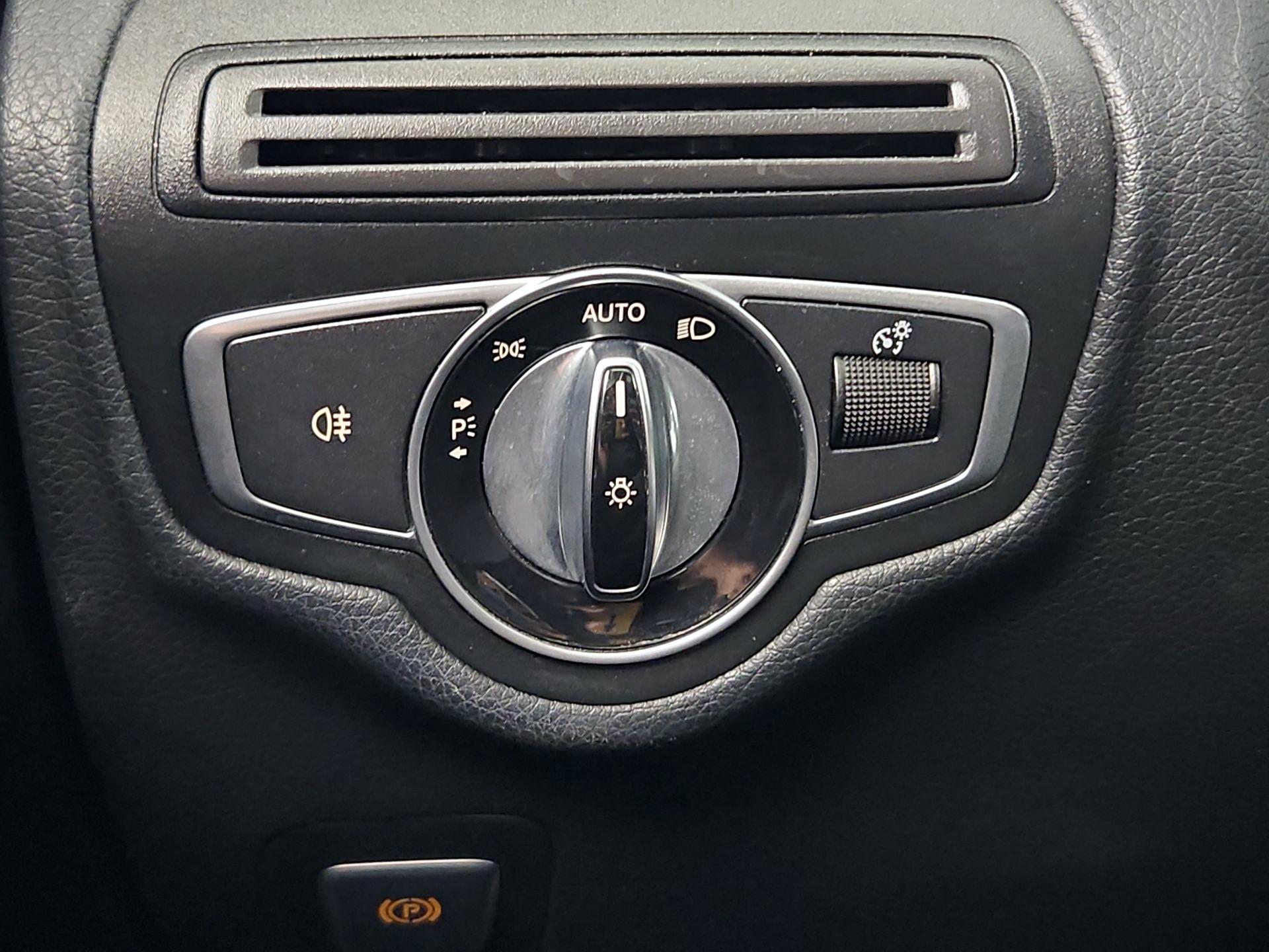 Thumbnail: 2016 Mercedes-Benz GLC - 13