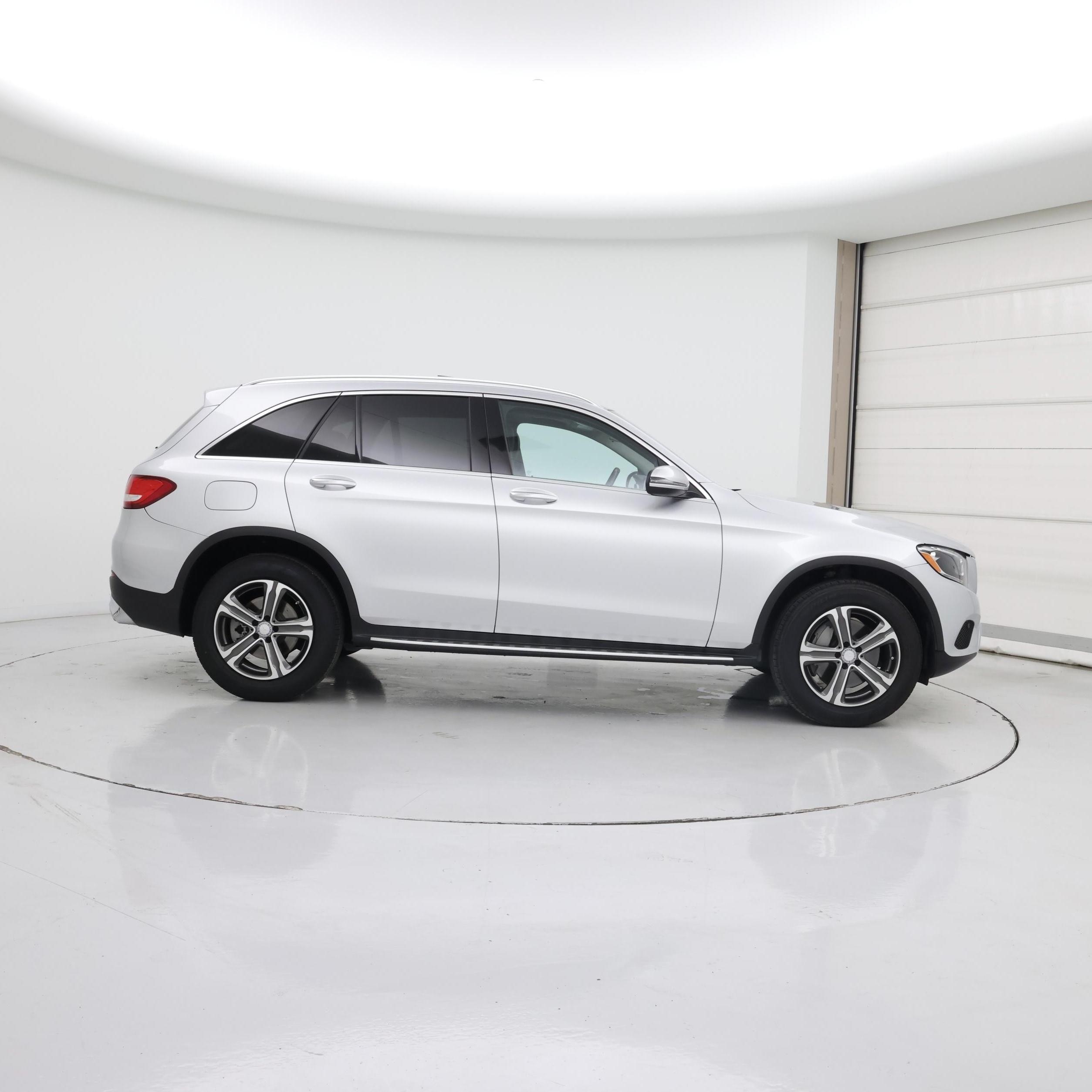 Thumbnail: 2016 Mercedes-Benz GLC - 7