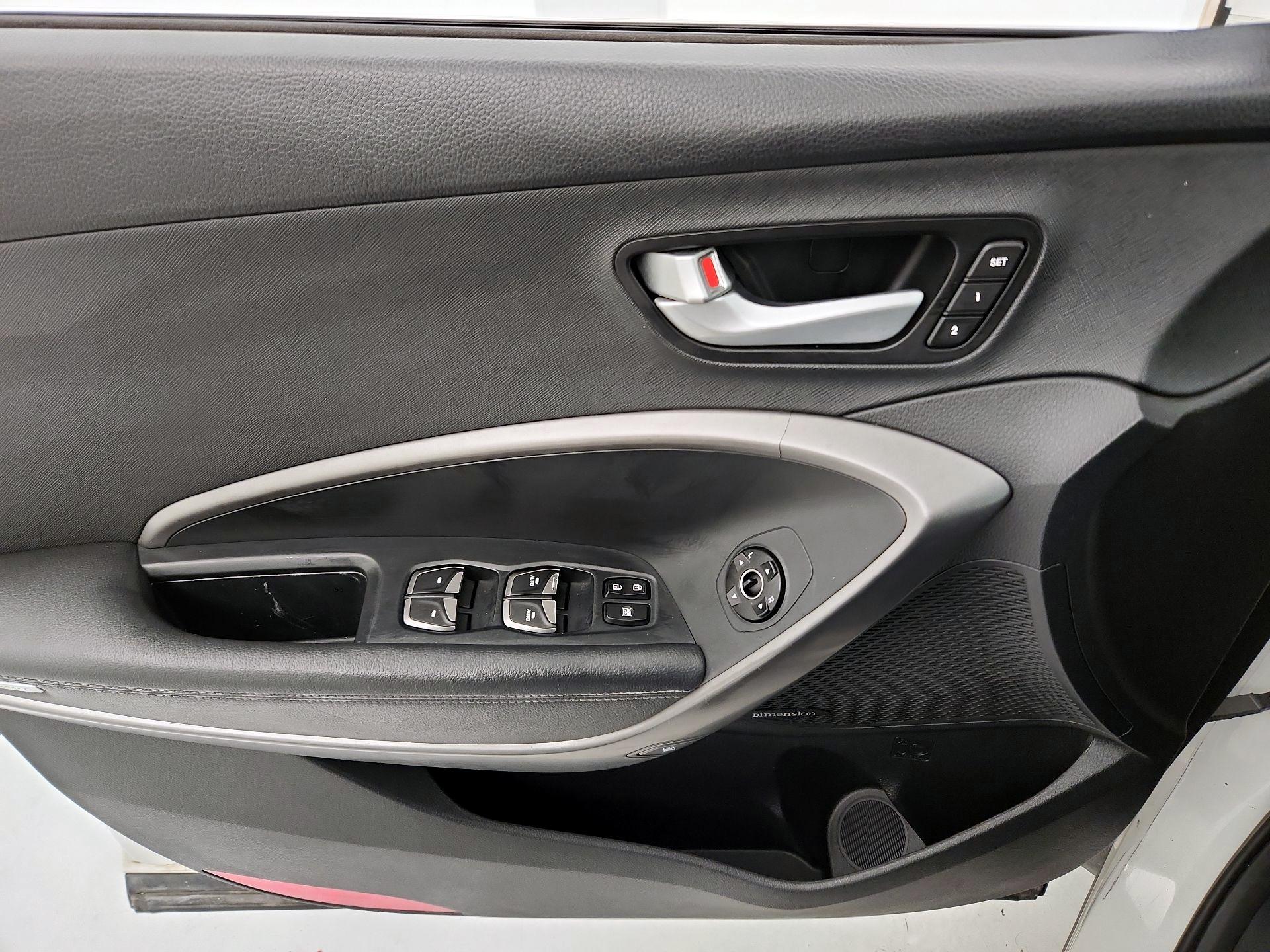 Thumbnail: 2015 Hyundai Santa Fe - 12