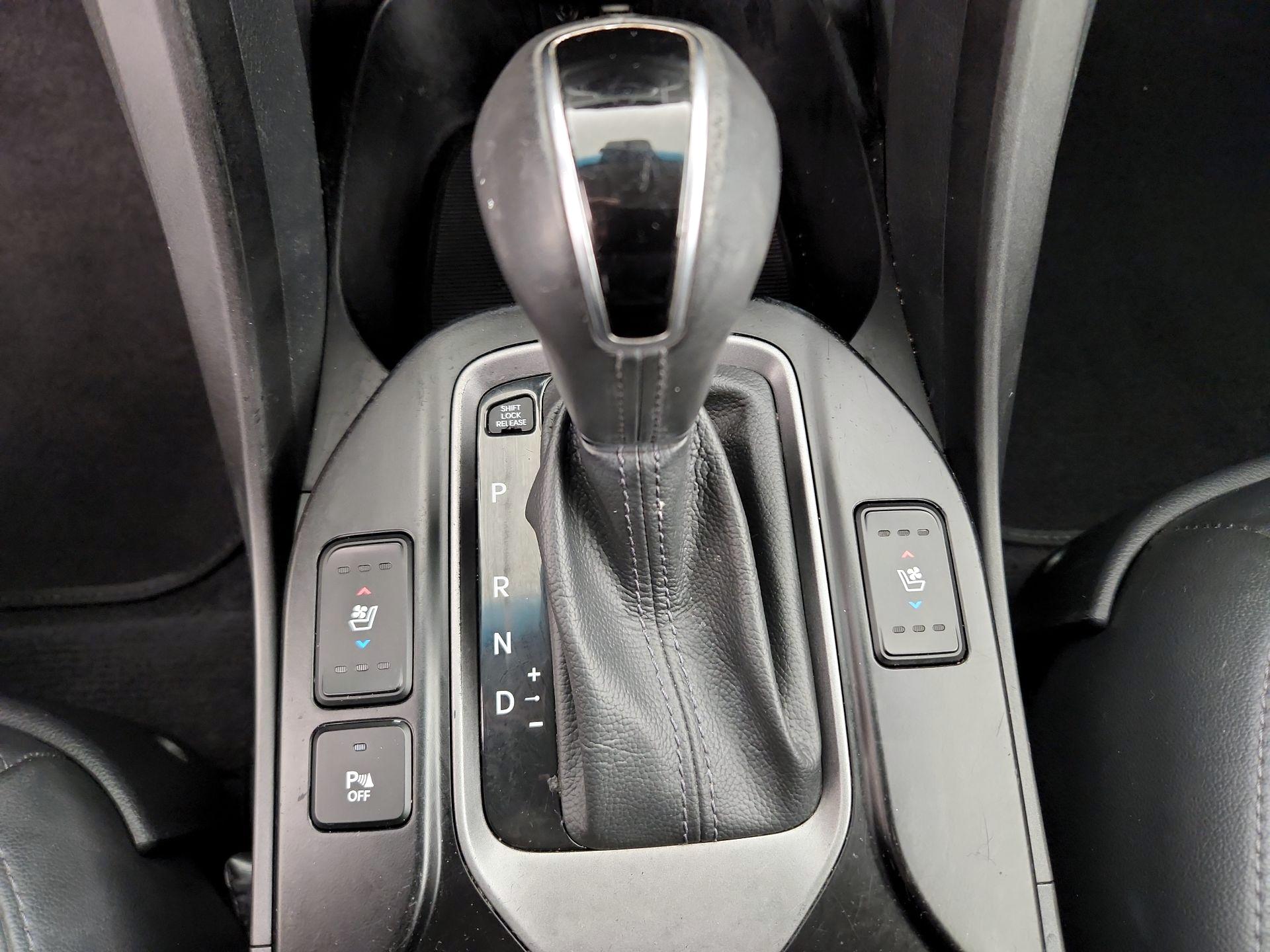 Thumbnail: 2015 Hyundai Santa Fe - 18