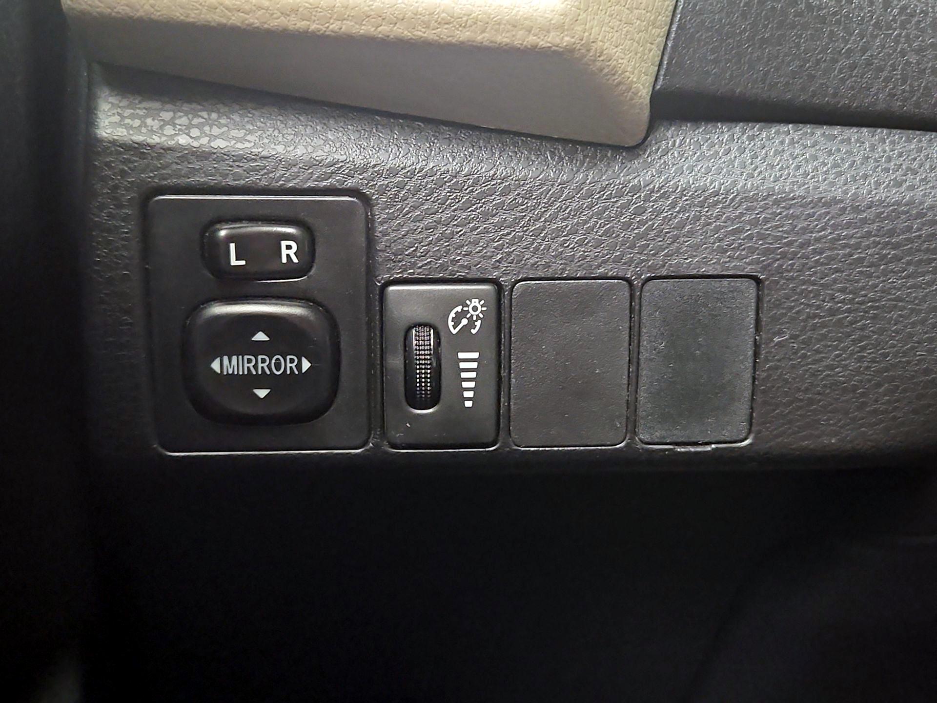 Thumbnail: 2016 Toyota Corolla - 13