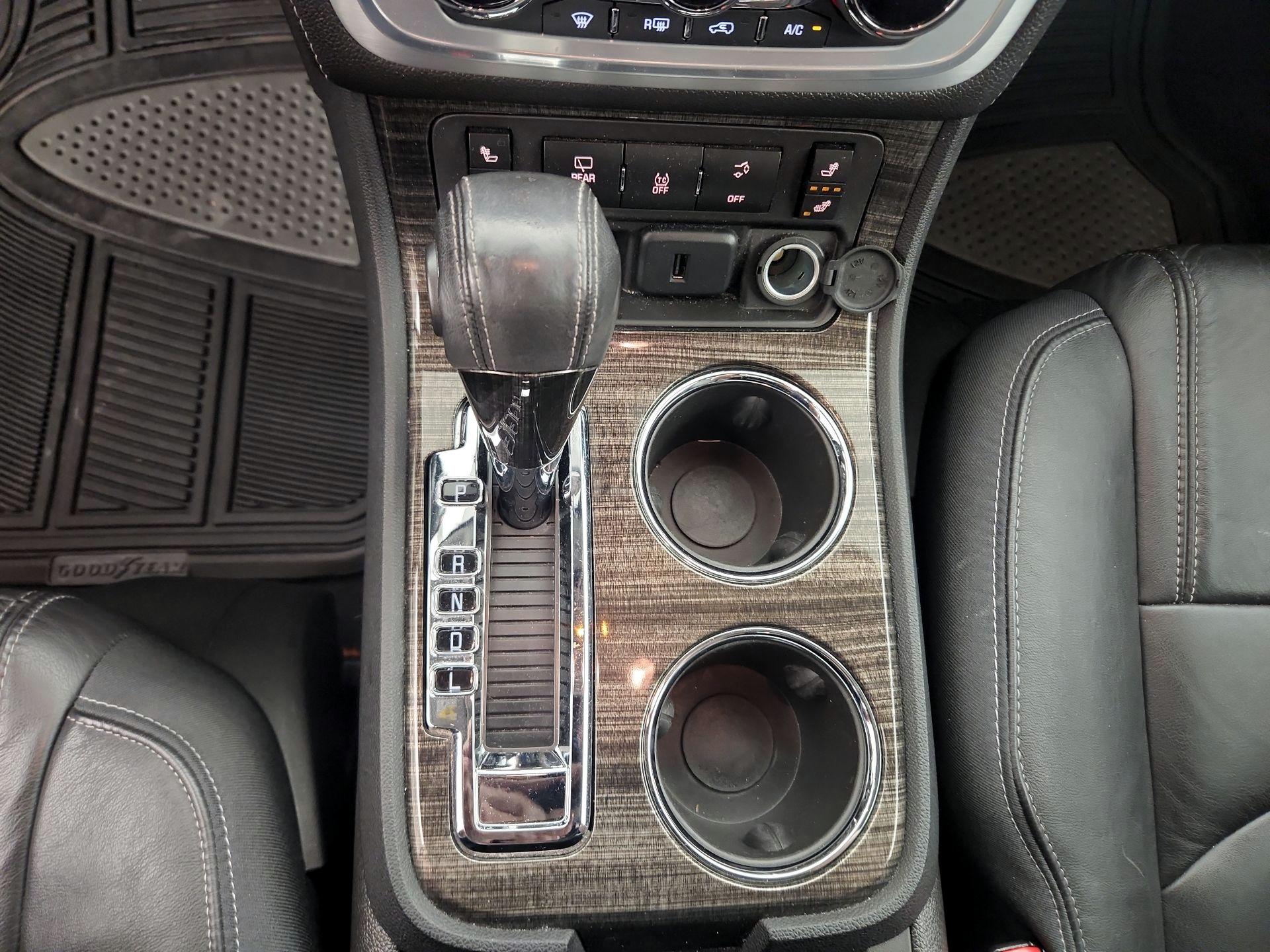 Thumbnail: 2015 GMC Acadia - 18