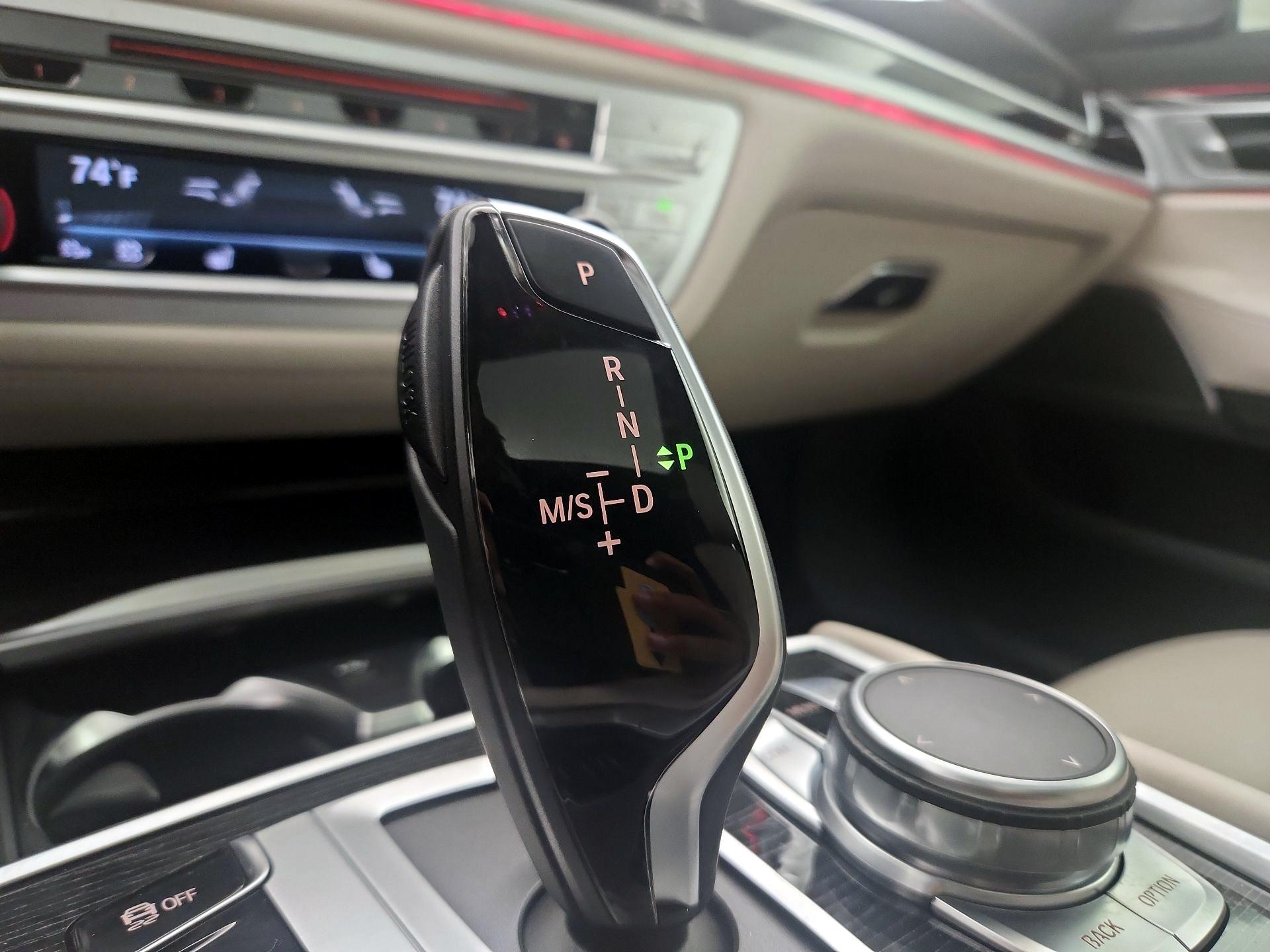 Thumbnail: 2020 BMW 7 Series - 18