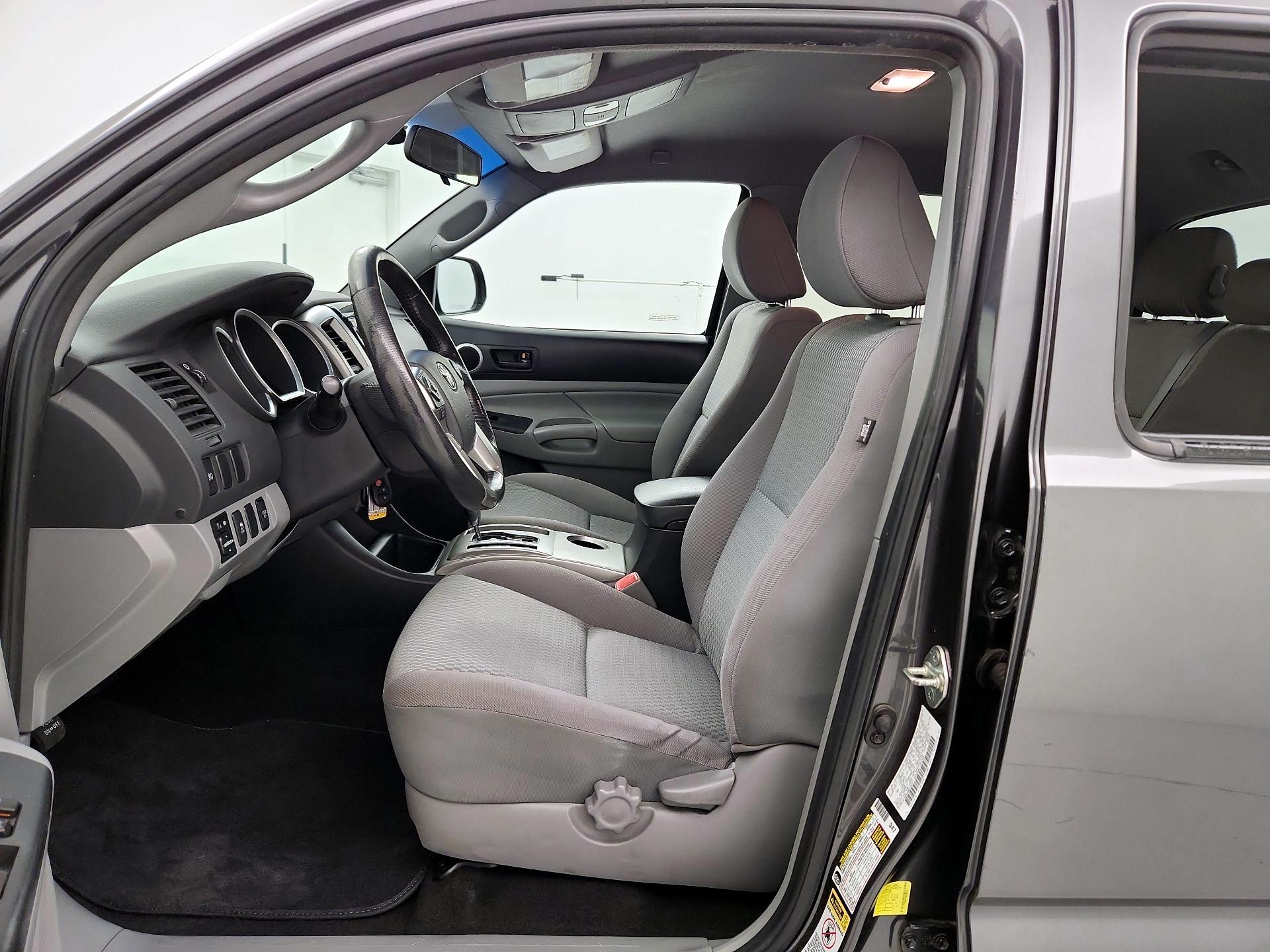 Thumbnail: 2014 Toyota Tacoma - 11