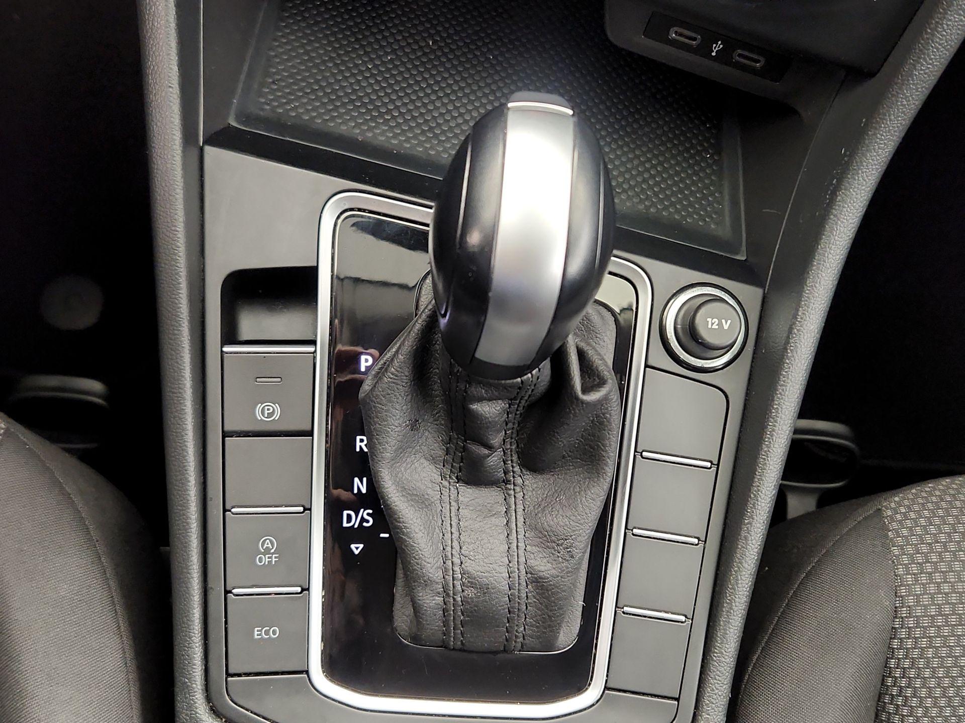 Thumbnail: 2020 Volkswagen Jetta - 17