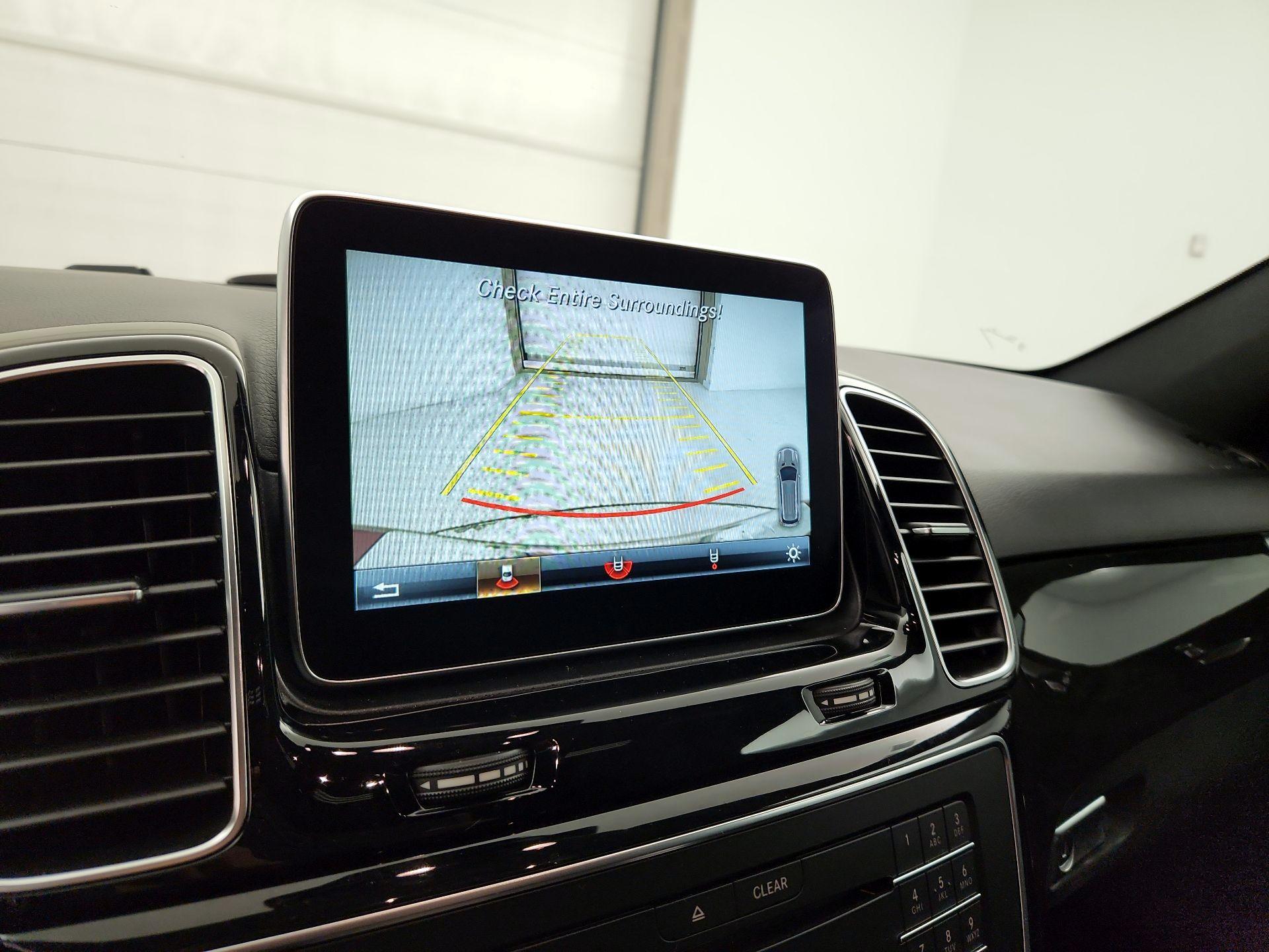 Thumbnail: 2016 Mercedes-Benz GLE - 15