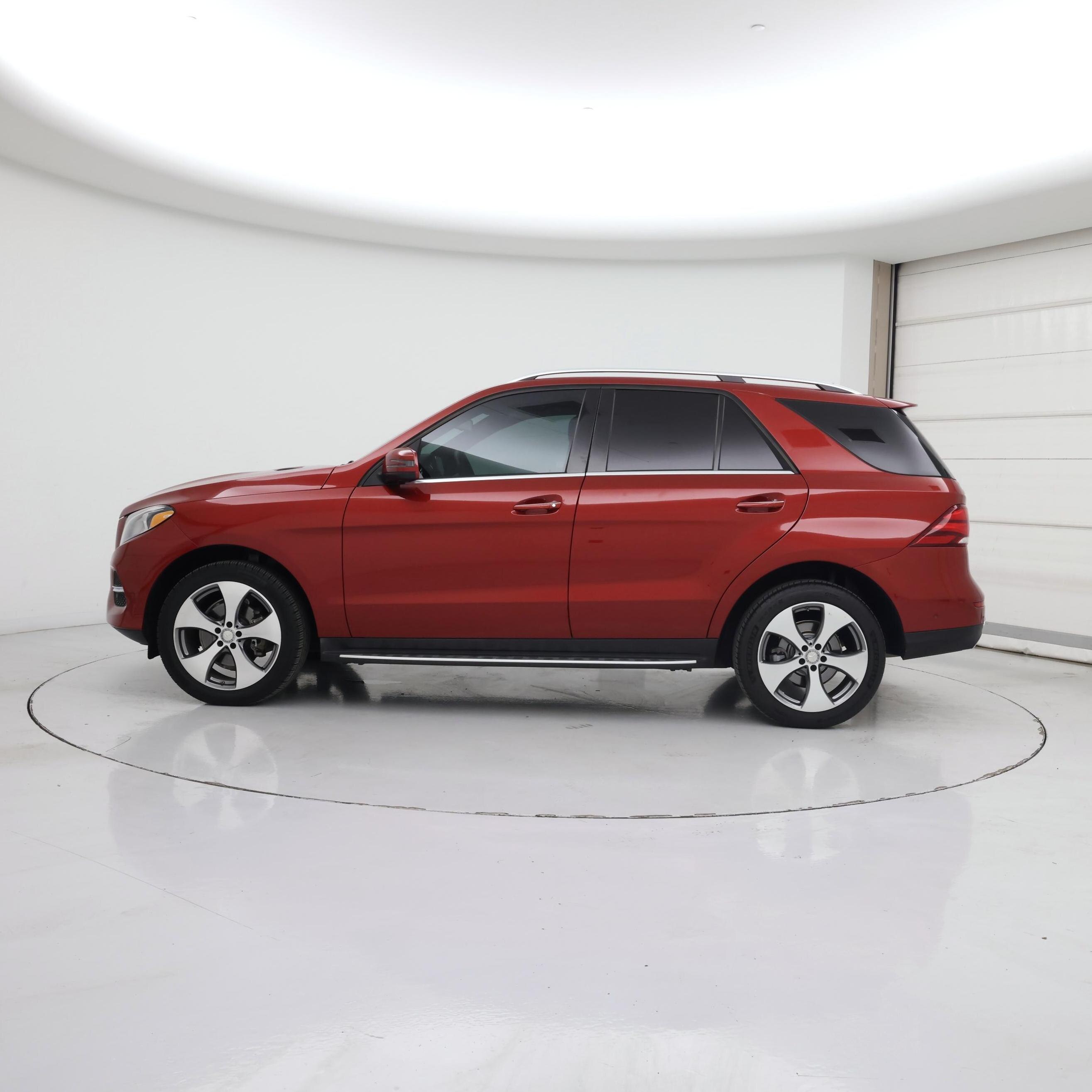 Thumbnail: 2016 Mercedes-Benz GLE - 3