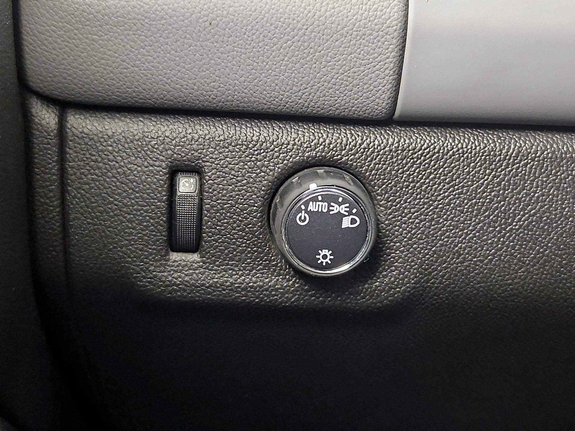 Thumbnail: 2021 Chevrolet Colorado - 13