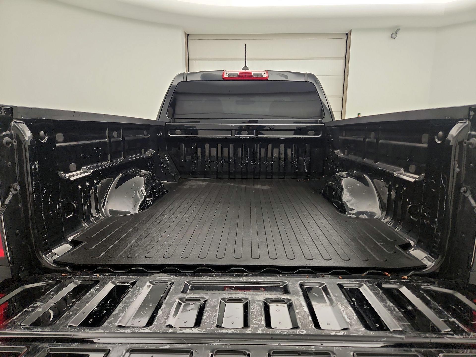 Thumbnail: 2021 Chevrolet Colorado - 19