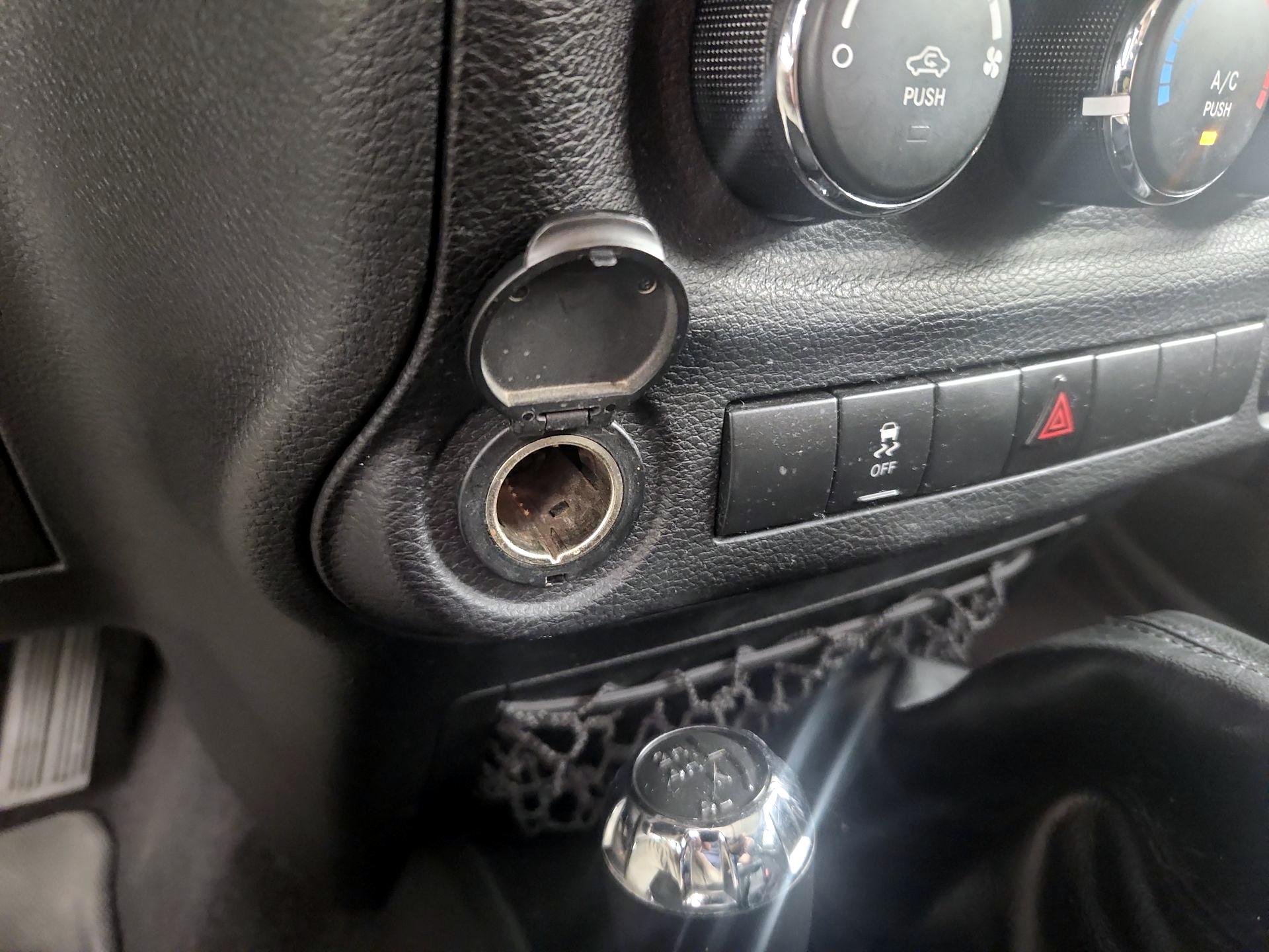 Thumbnail: 2017 Jeep Wrangler - 16