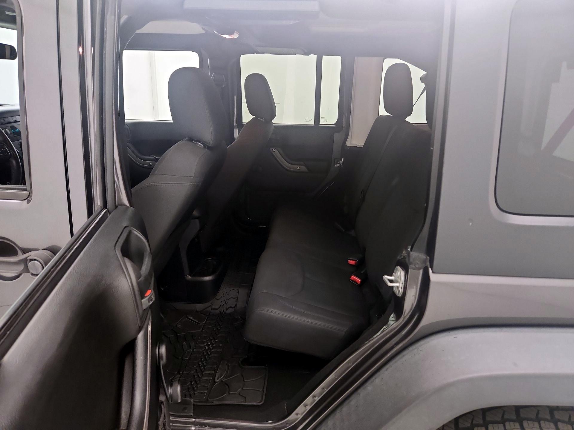 Thumbnail: 2017 Jeep Wrangler - 17