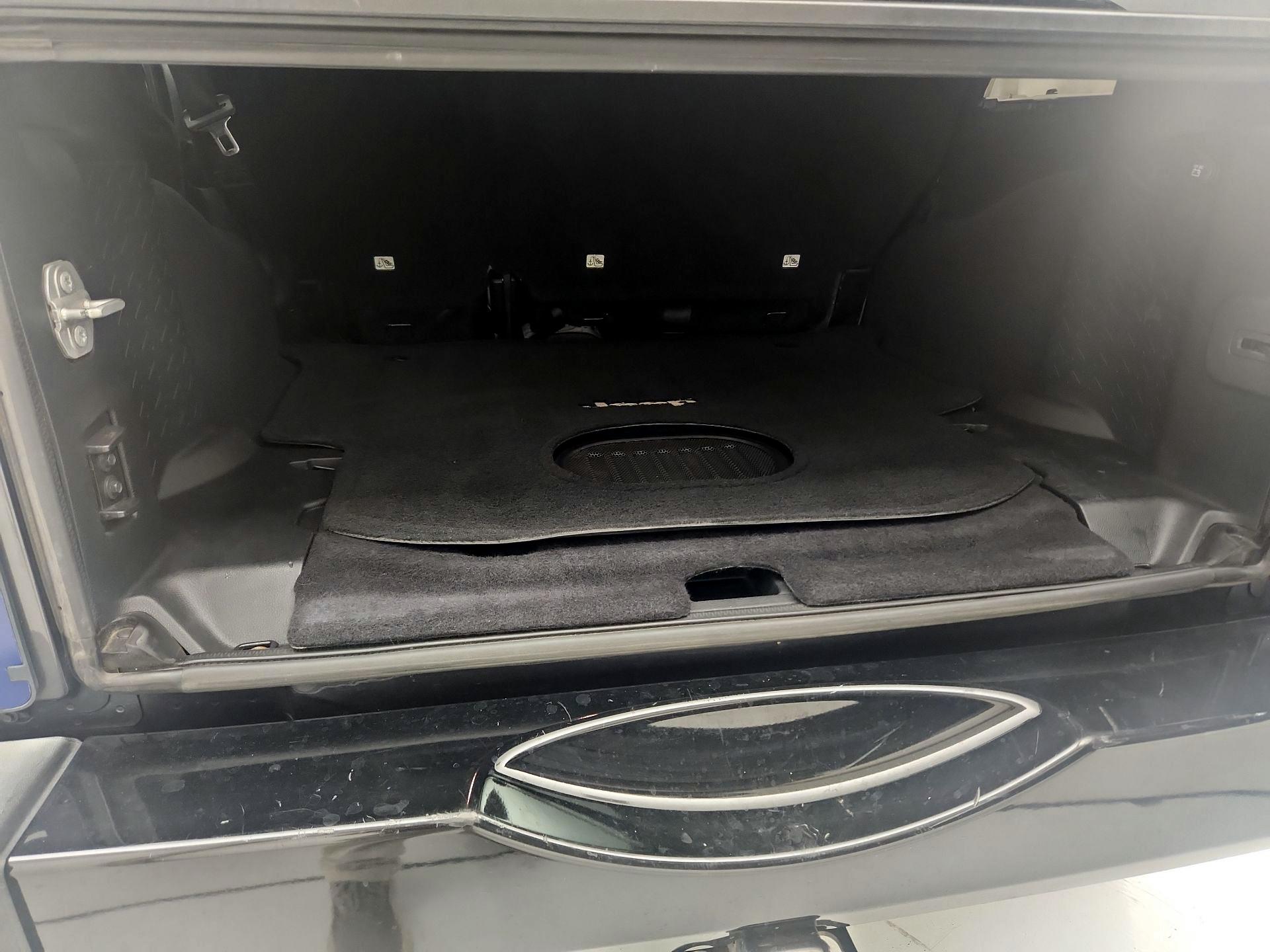 Thumbnail: 2017 Jeep Wrangler - 18