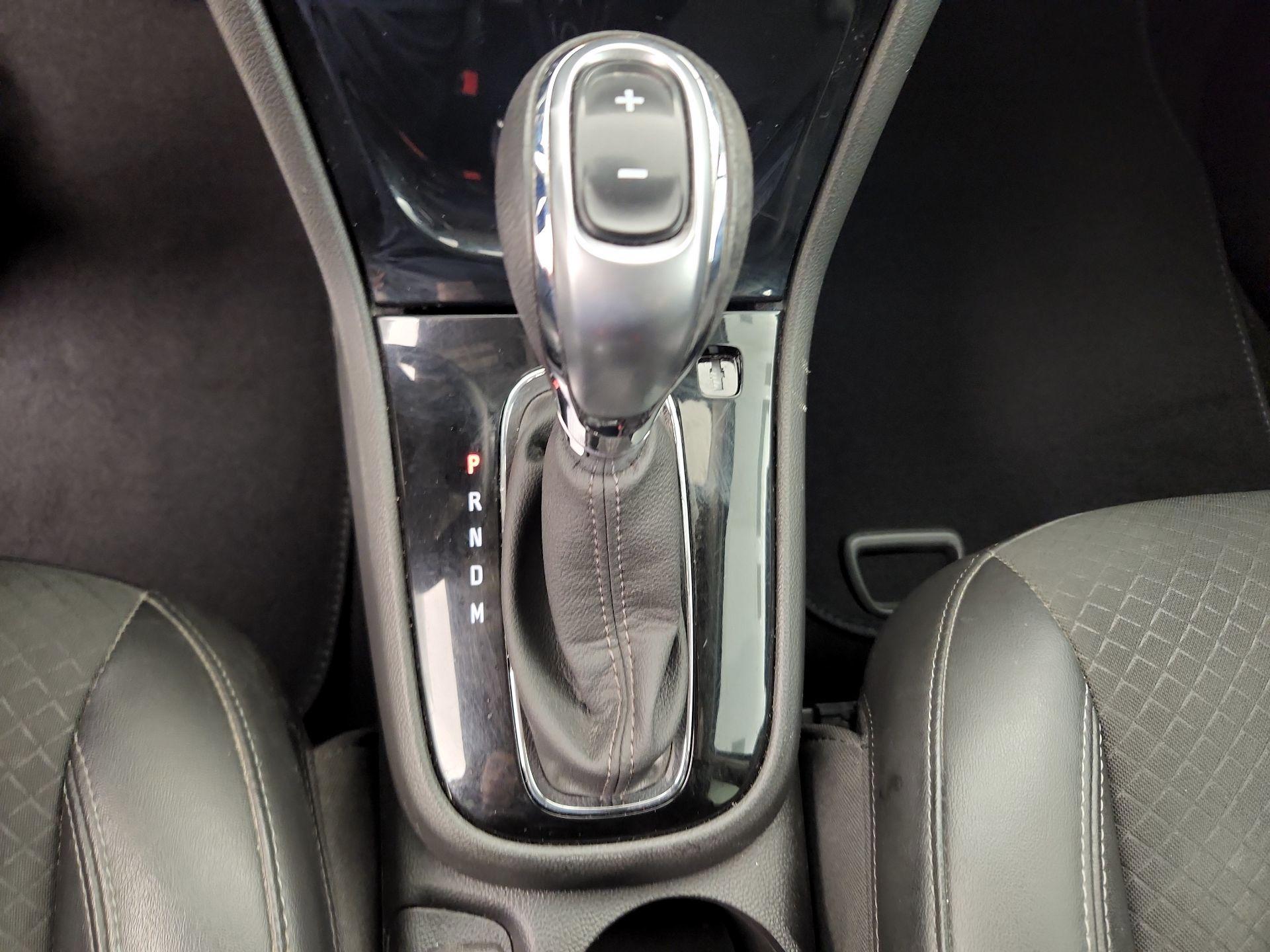 Thumbnail: 2018 Buick Encore - 17