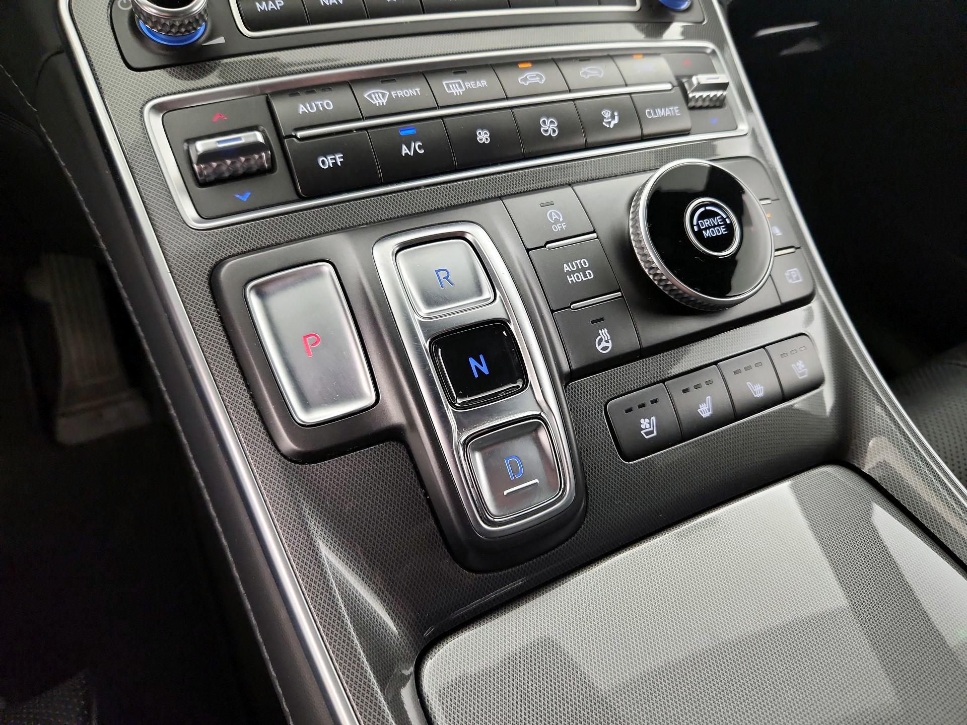 Thumbnail: 2022 Hyundai Santa Fe - 18