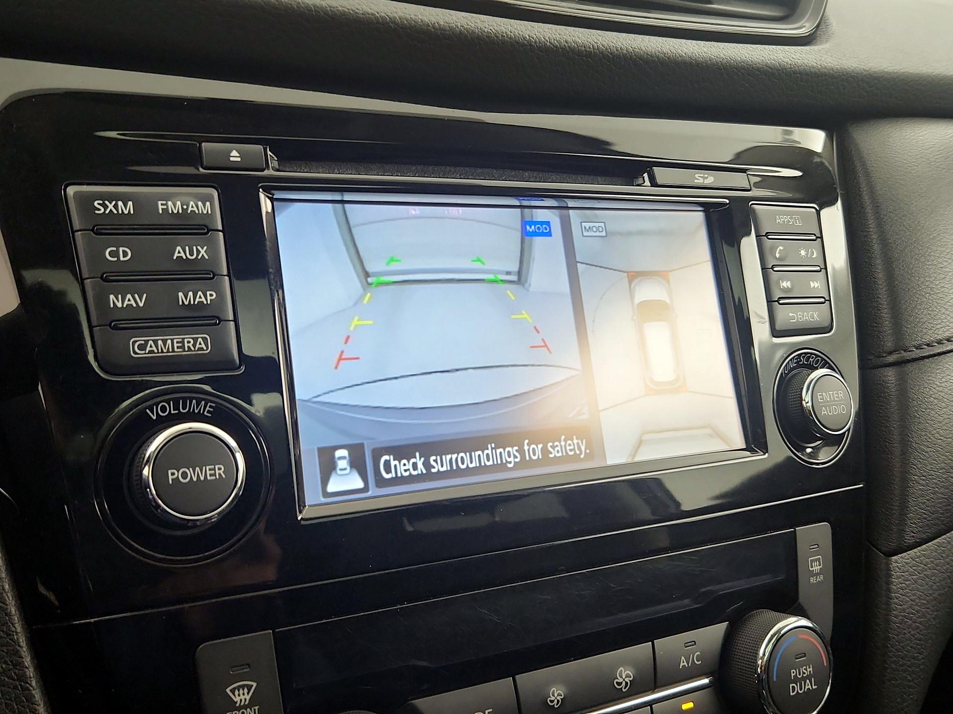 Thumbnail: 2017 Nissan Rogue - 14