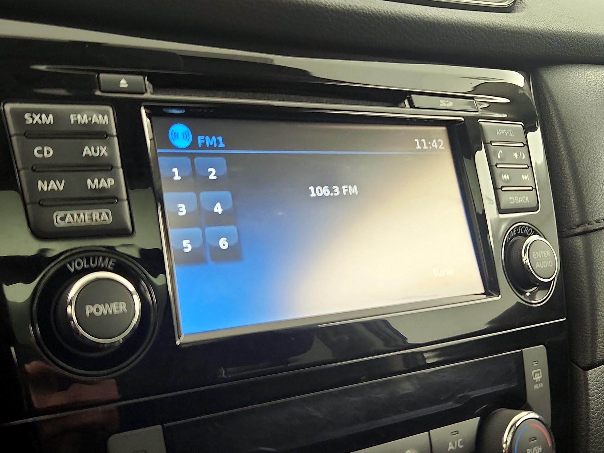 Thumbnail: 2017 Nissan Rogue - 15