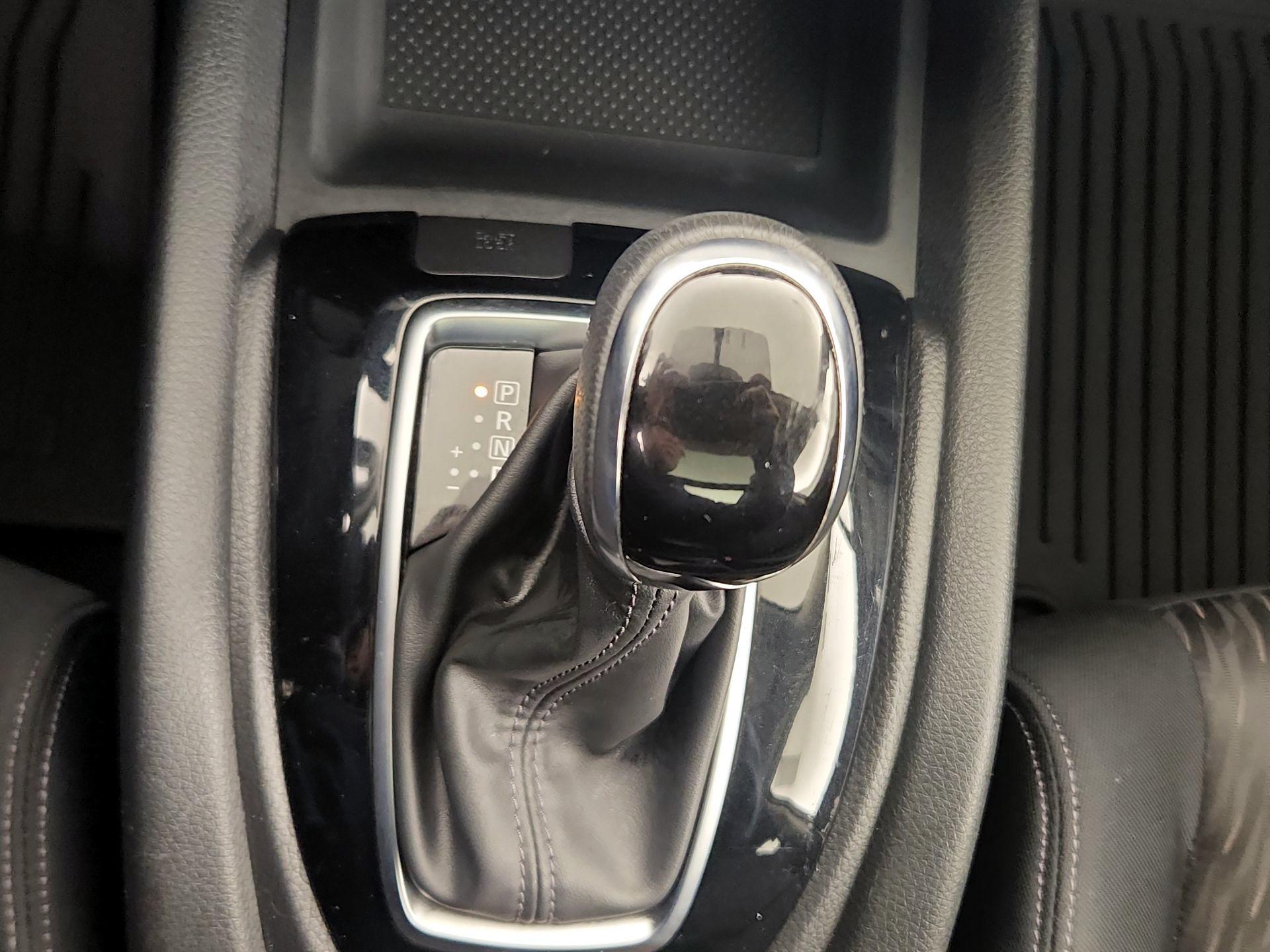 Thumbnail: 2017 Nissan Rogue - 17