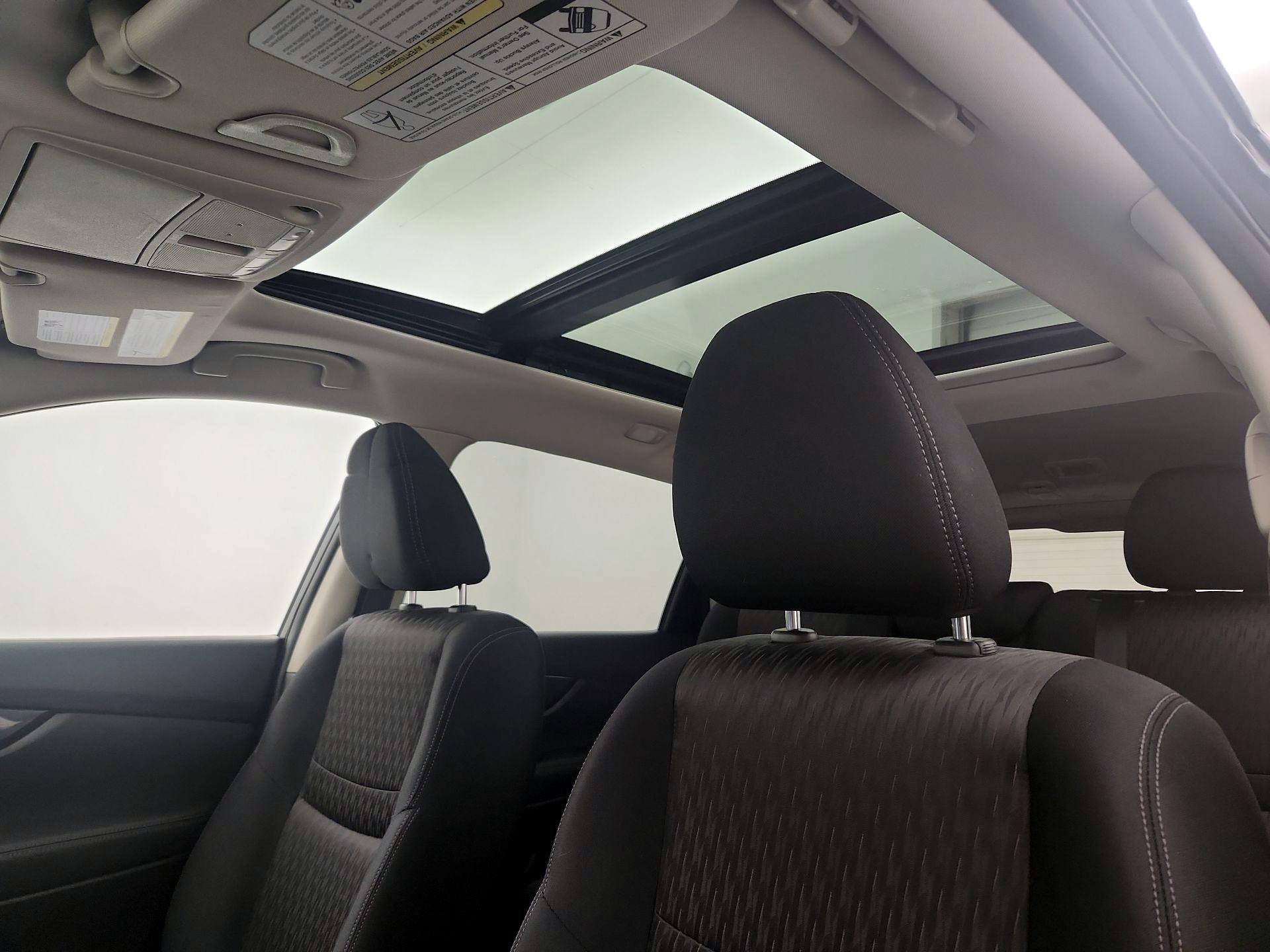 Thumbnail: 2017 Nissan Rogue - 19