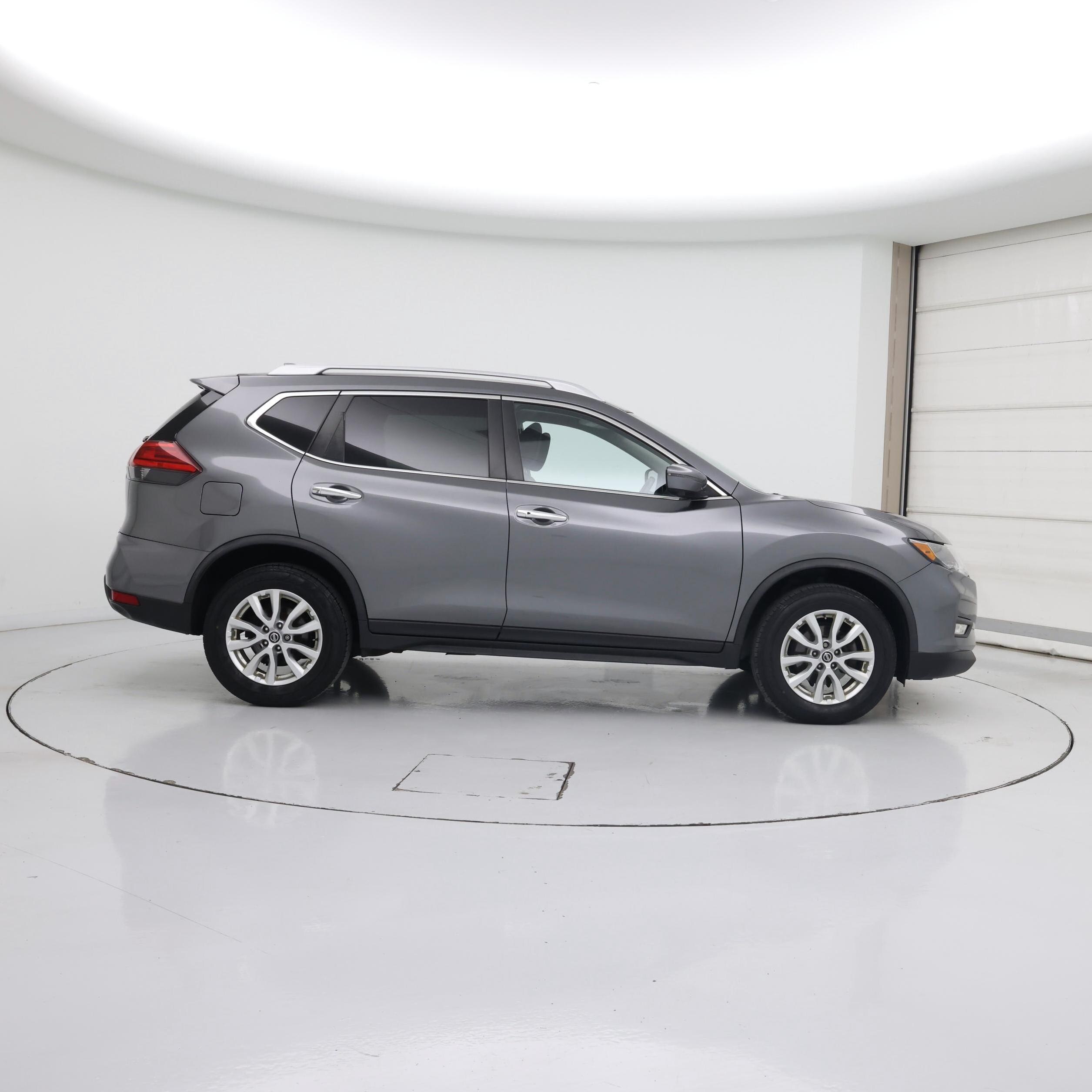 Thumbnail: 2017 Nissan Rogue - 7