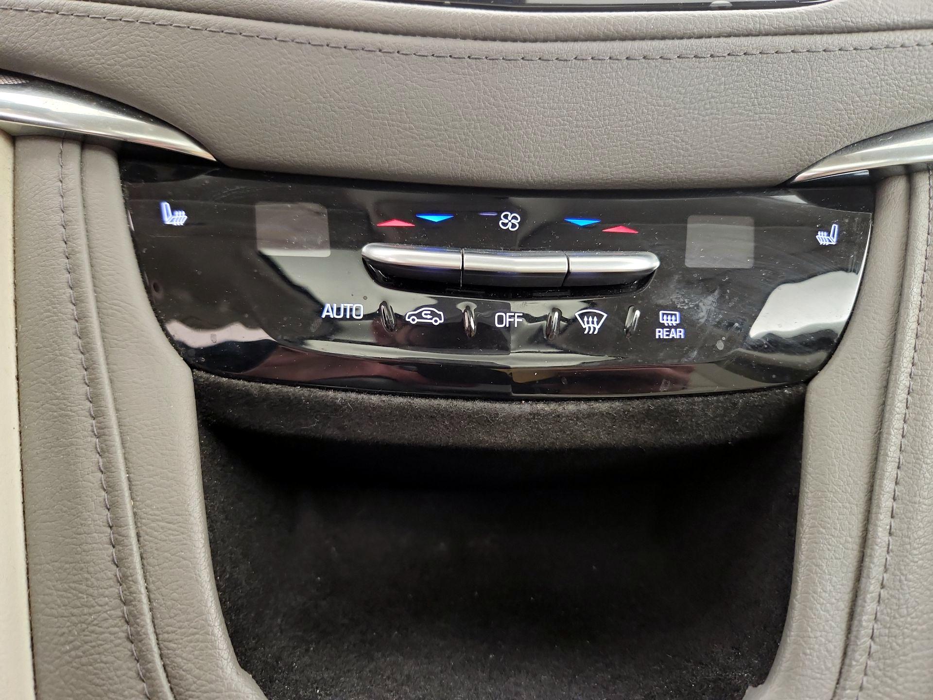 Thumbnail: 2017 Cadillac XT5 - 17