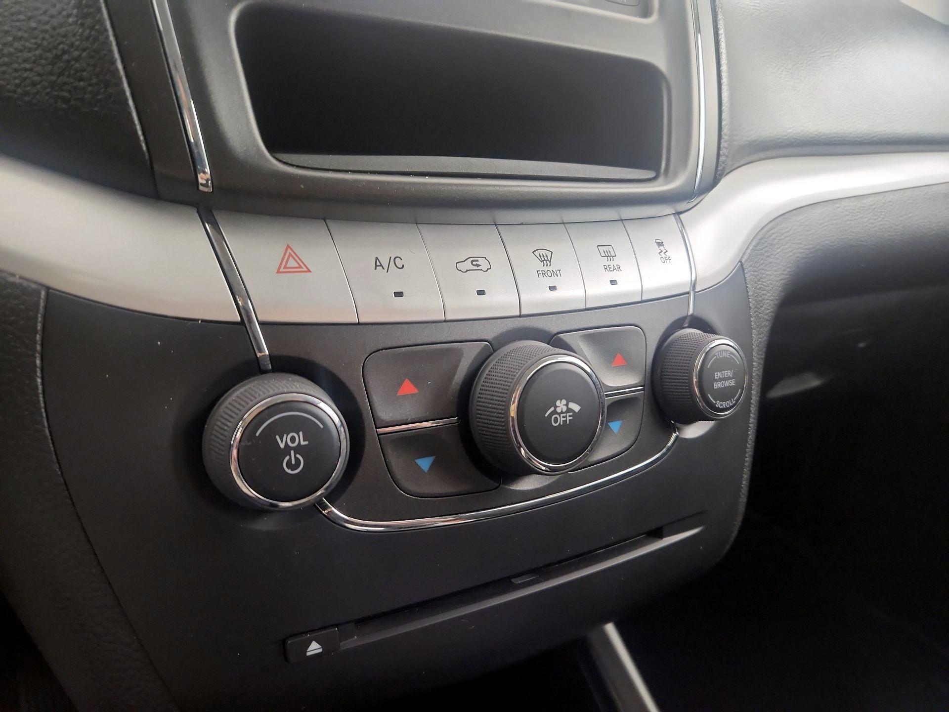 Thumbnail: 2015 Dodge Journey - 15