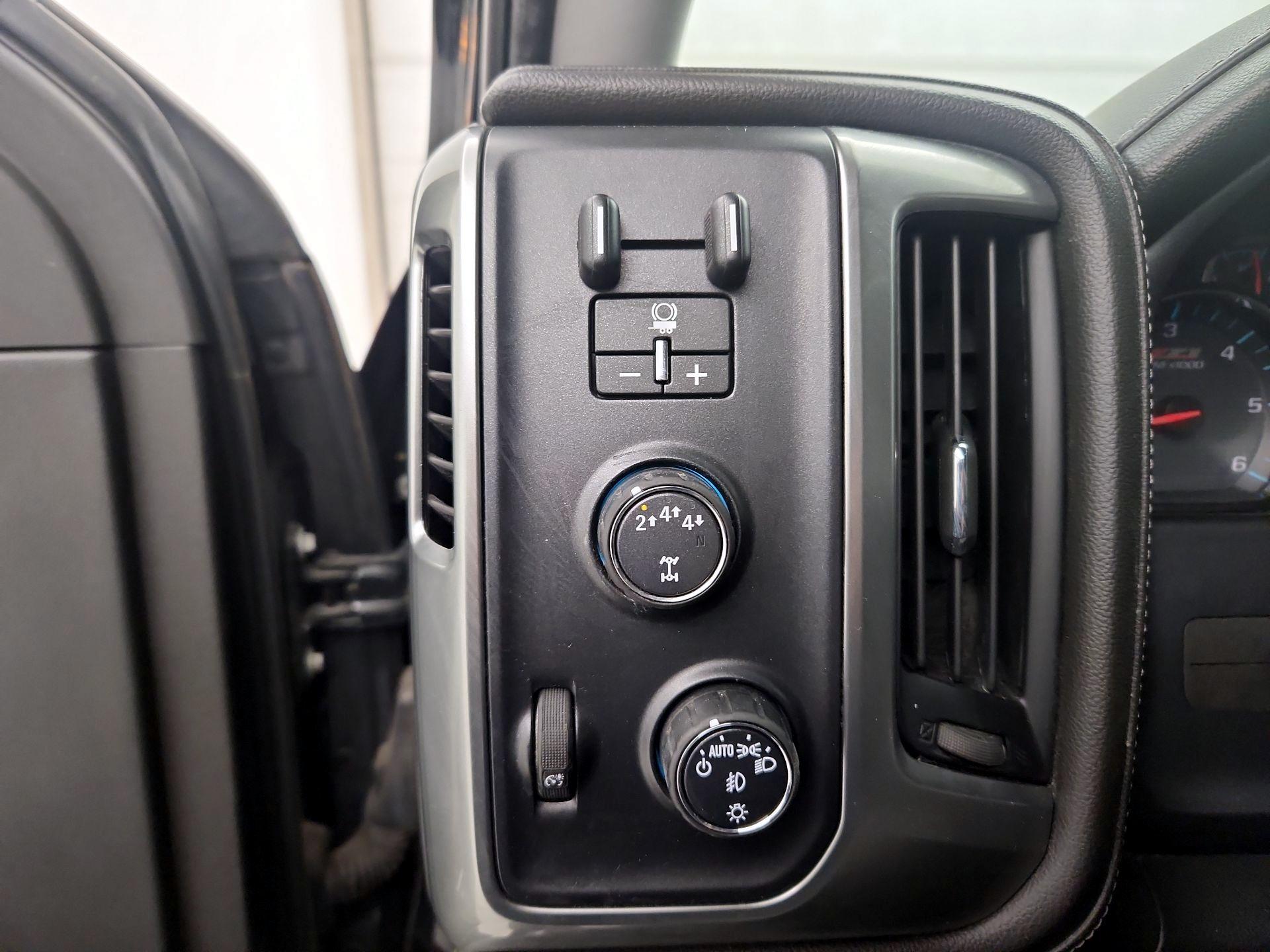 Thumbnail: 2017 Chevrolet Silverado 2500 - 13