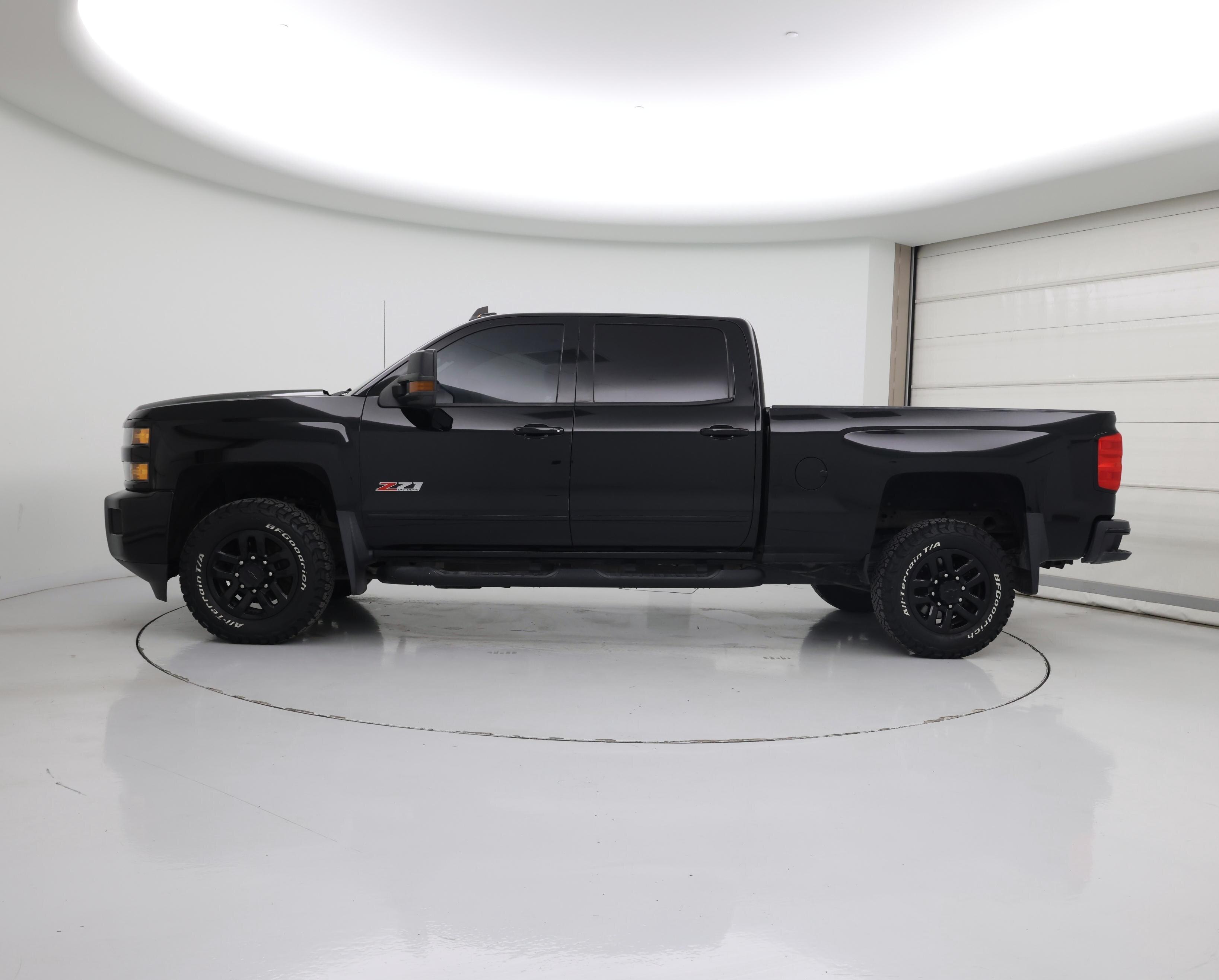 Thumbnail: 2017 Chevrolet Silverado 2500 - 3