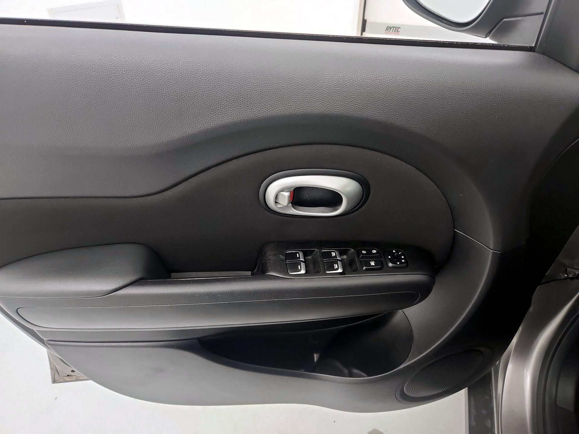 Thumbnail: 2019 Kia Soul - 12