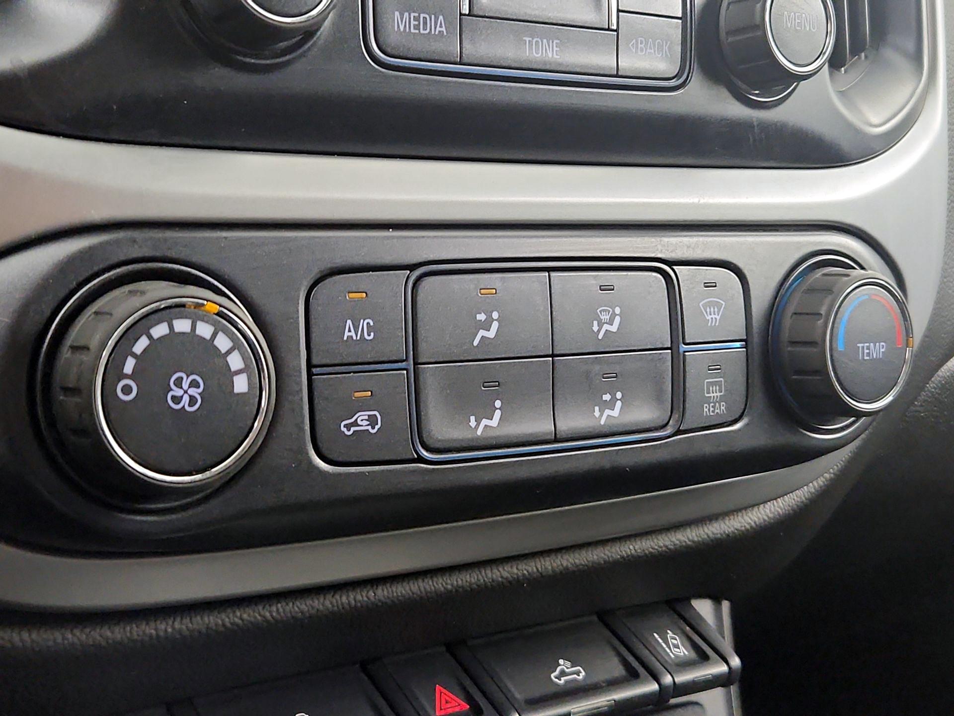 Thumbnail: 2016 Chevrolet Colorado - 16